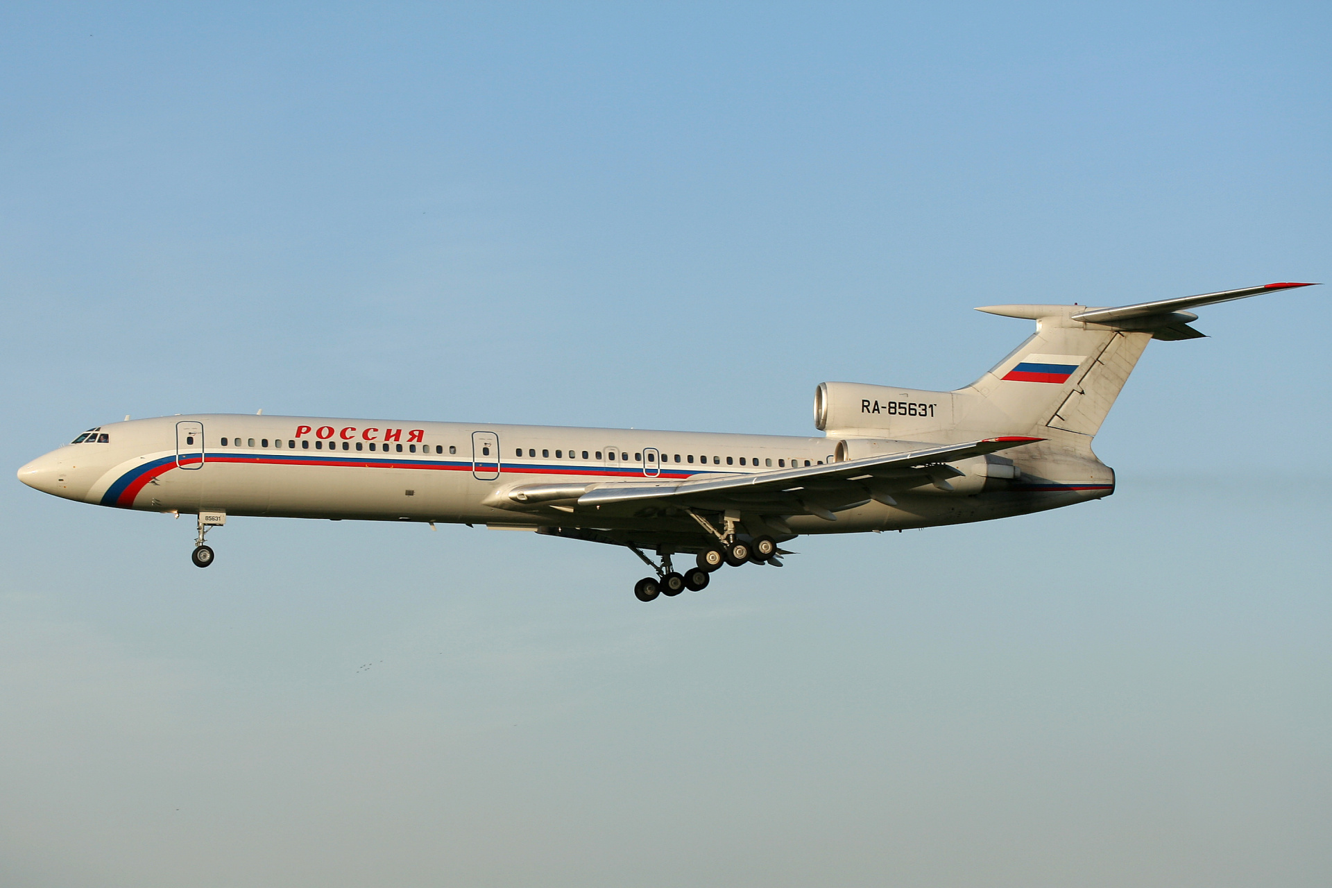 RA-85631, Russia State Transport Company (Aircraft » EPWA Spotting » Tupolev Tu-154M)