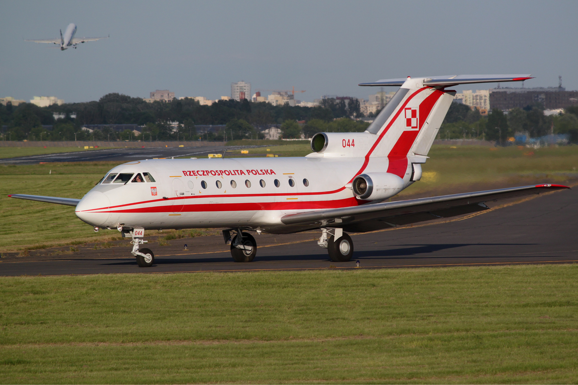 044 (Aircraft » EPWA Spotting » Yakovlev Yak-40 » Polish Air Force)