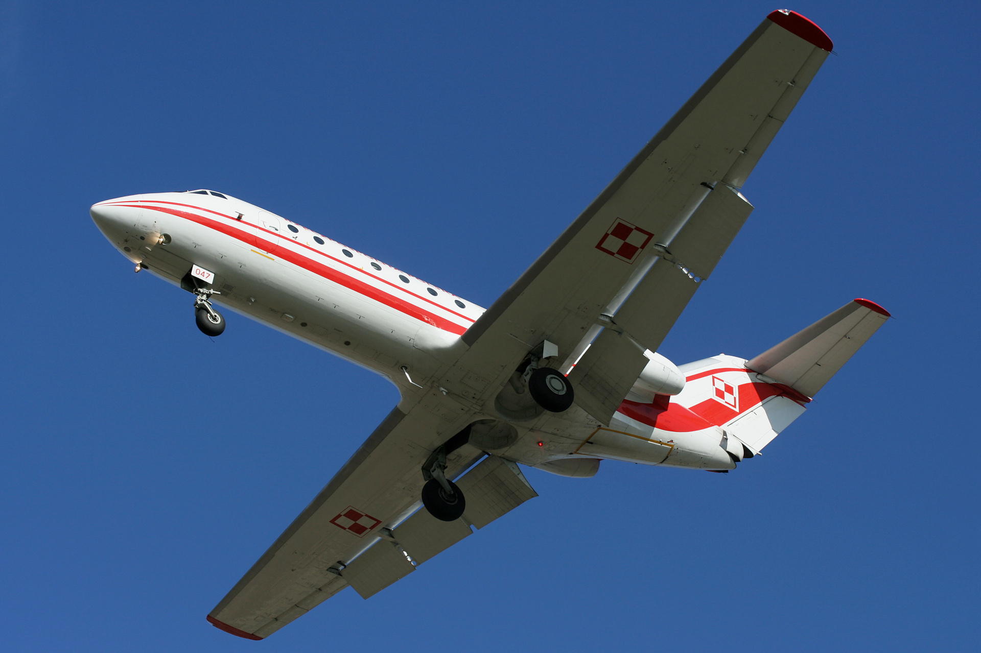 047 (Aircraft » EPWA Spotting » Yakovlev Yak-40 » Polish Air Force)