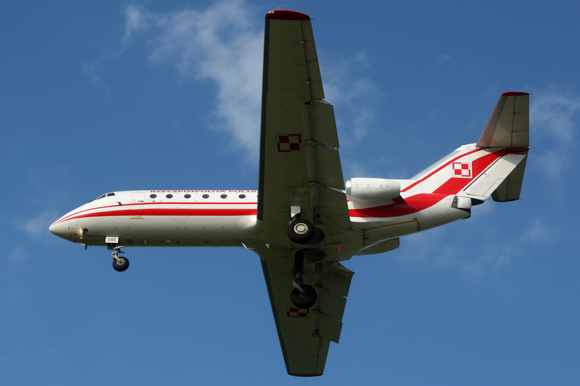 048 (Aircraft » EPWA Spotting » Yakovlev Yak-40 » Polish Air Force)