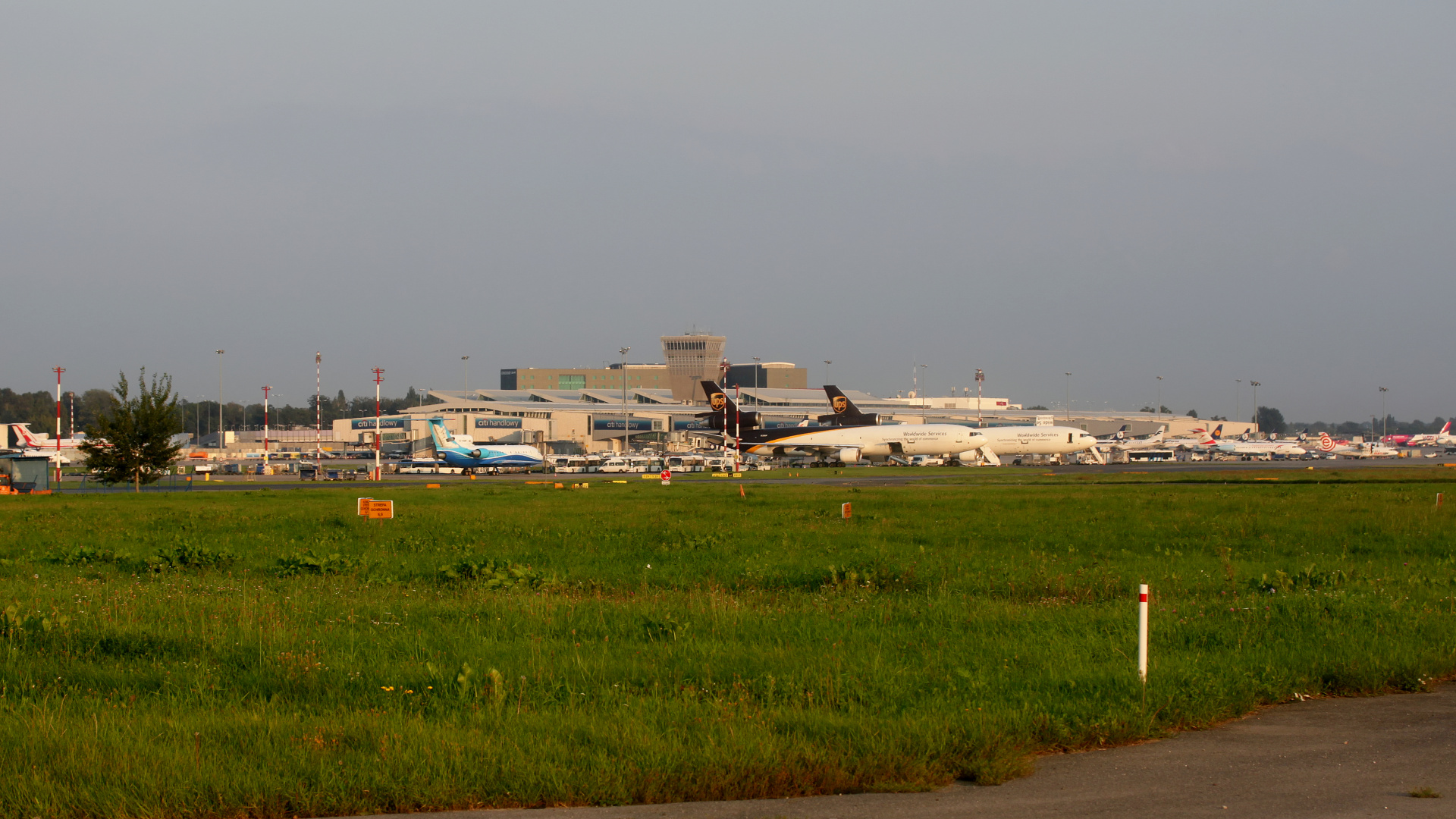 Lotnisko (Samoloty » Spotting na EPWA » pozostałe)