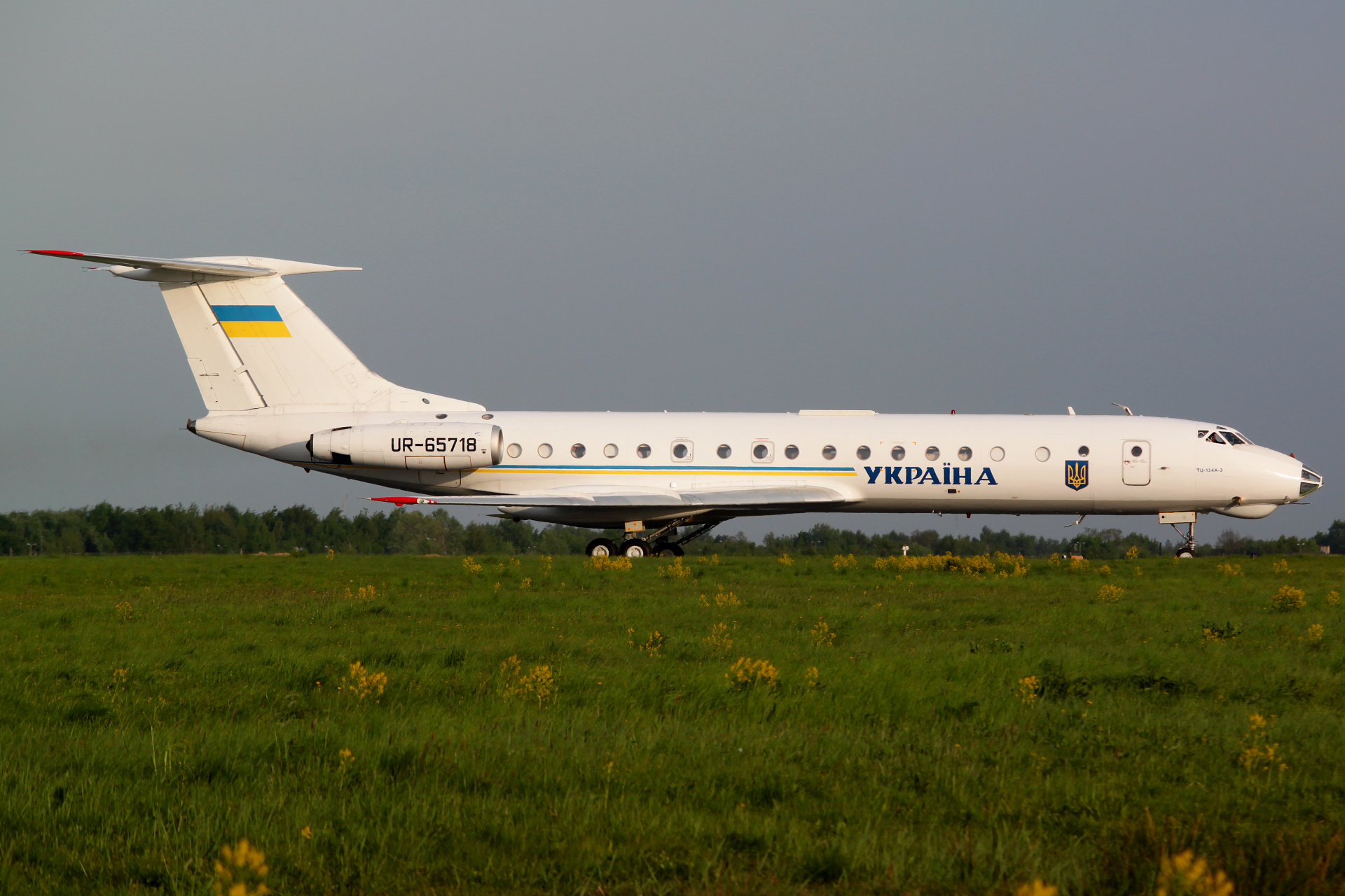 Tupolew Tu-134A-3, UR-65718, Rząd Ukrainy (Samoloty » Spotting na EPWA » pozostałe)
