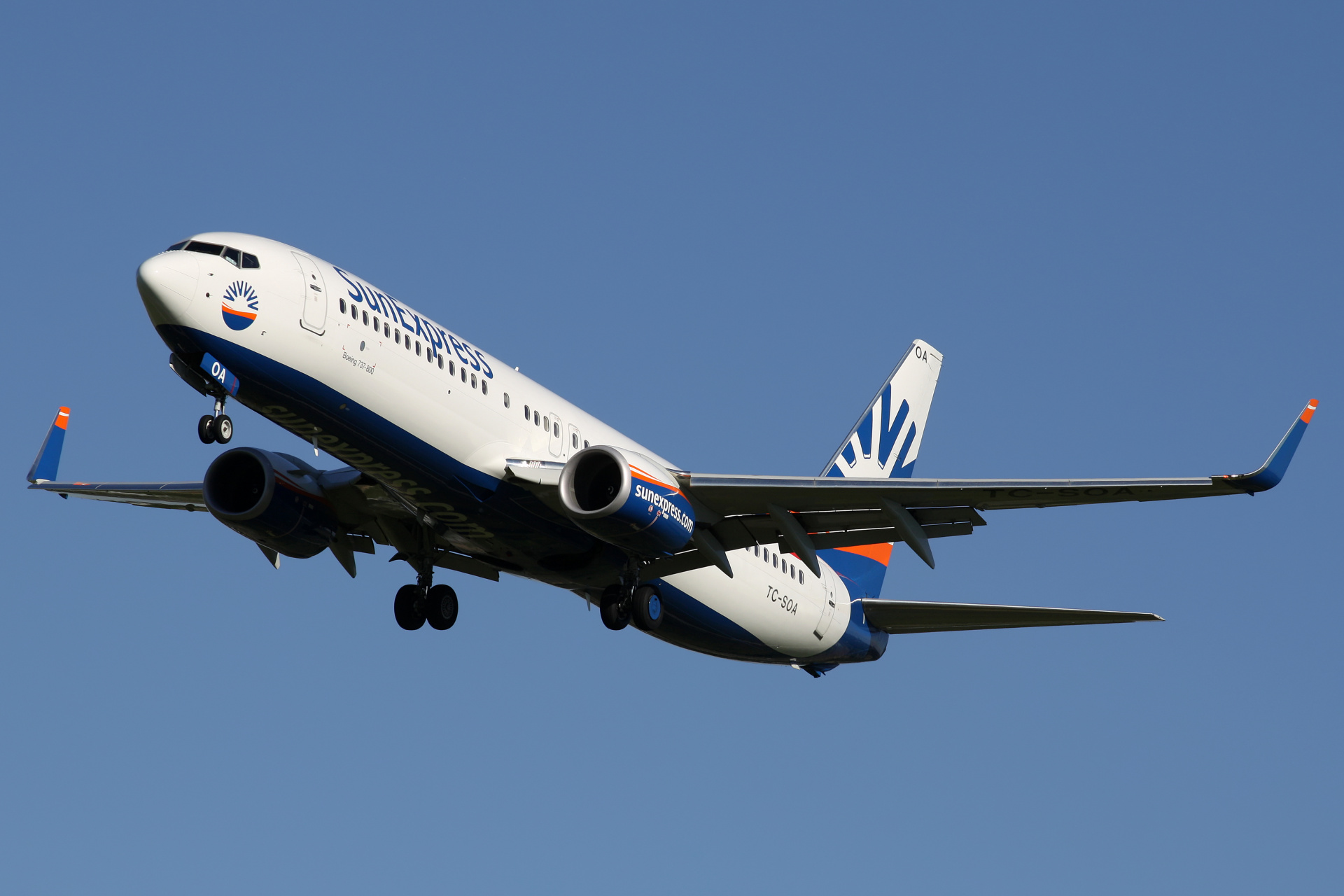 TC-SOA (Aircraft » EPWA Spotting » Boeing 737-800 » SunExpress)