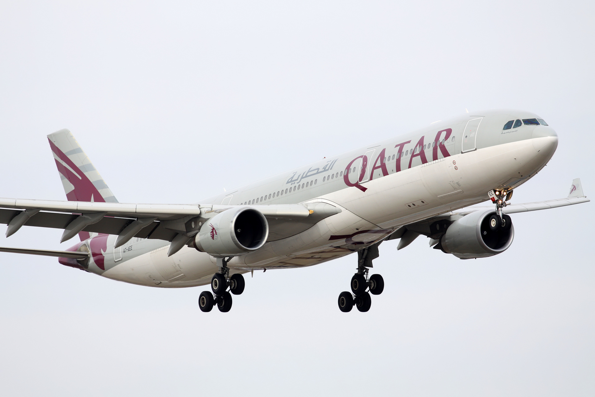 A7-AEE, Qatar Airways (Samoloty » Spotting na EPWA » Airbus A330-300 » Qatar Airways)