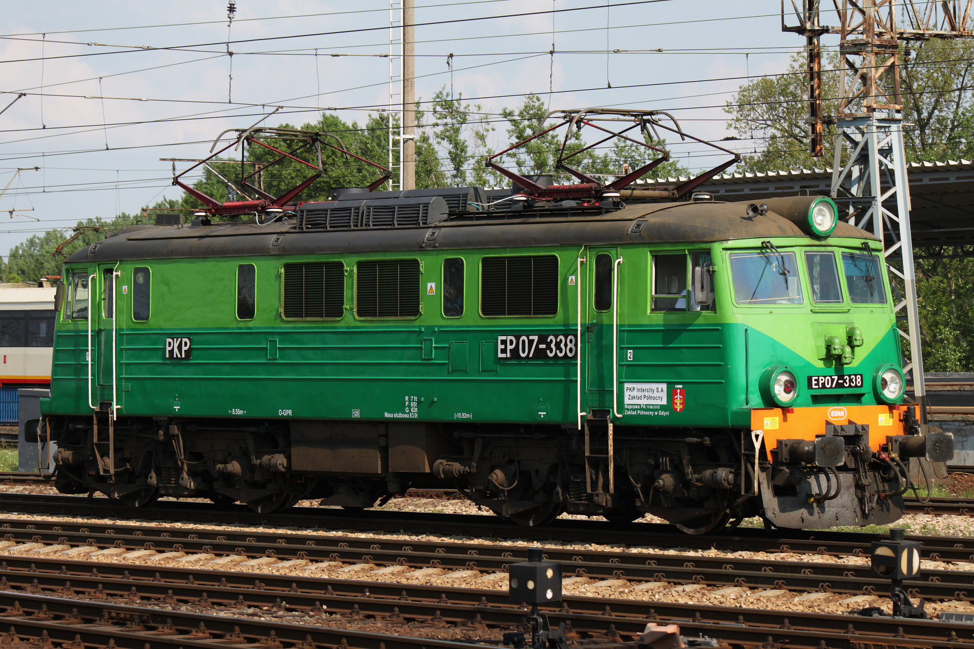 EP07-338 (retro livery) (Vehicles » Trains and Locomotives » HCP 303E » PKP Intercity)