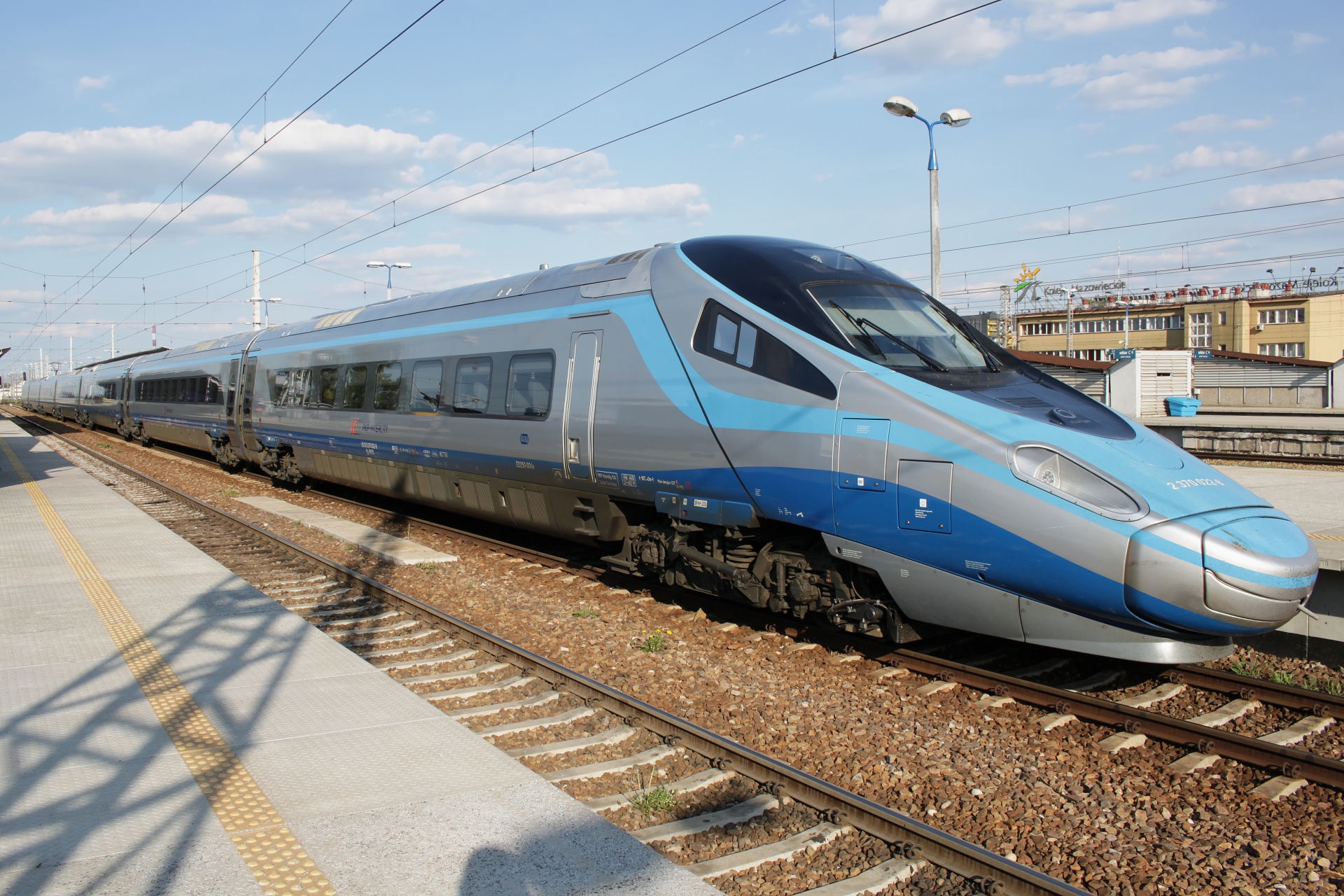 ED250-004 (Vehicles » Trains and Locomotives » Alstom ETR 610 Pendolino)