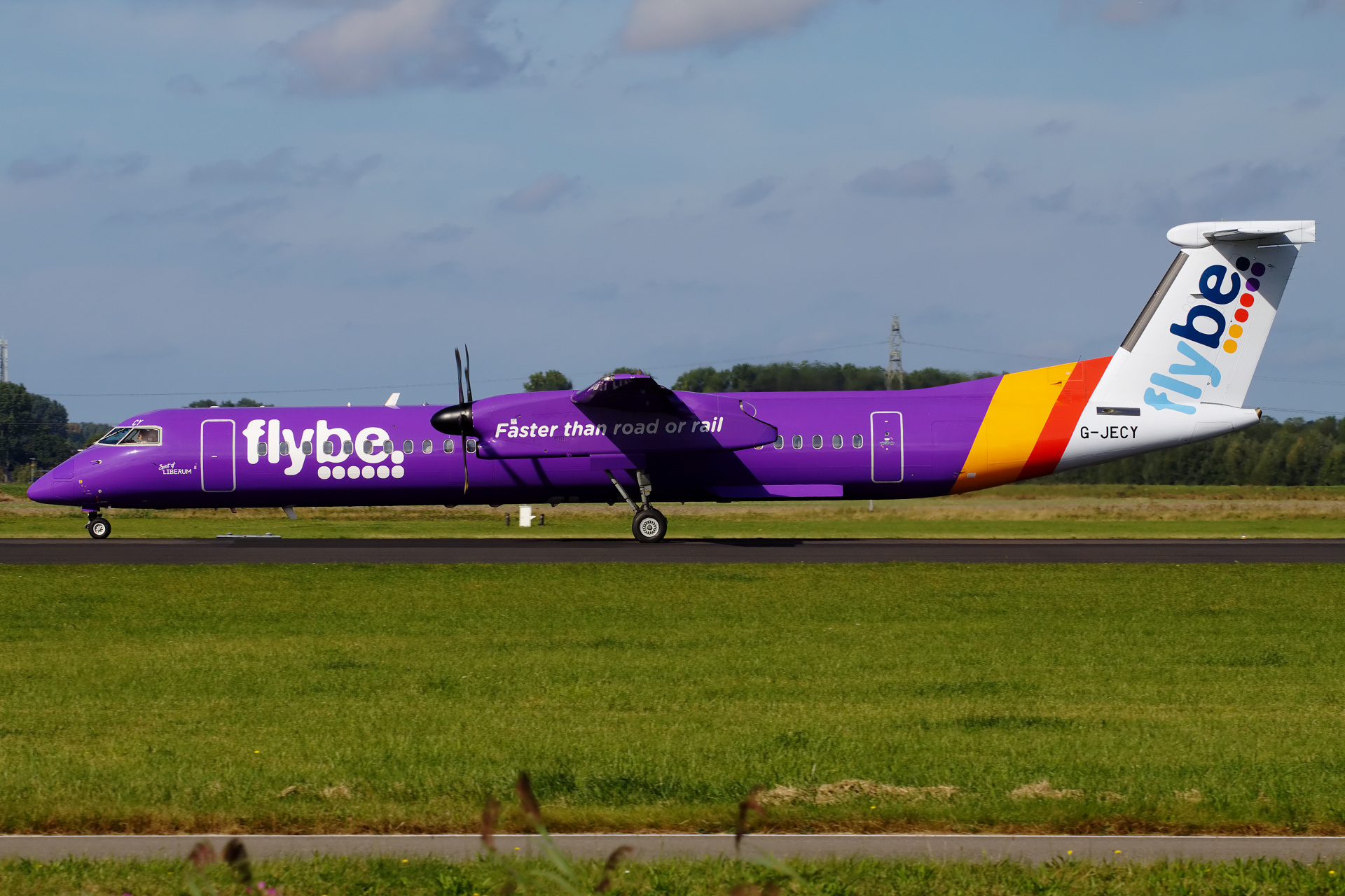G-JECY (Aircraft » Schiphol Spotting » Bombardier Q400 Dash 8 » FlyBe)