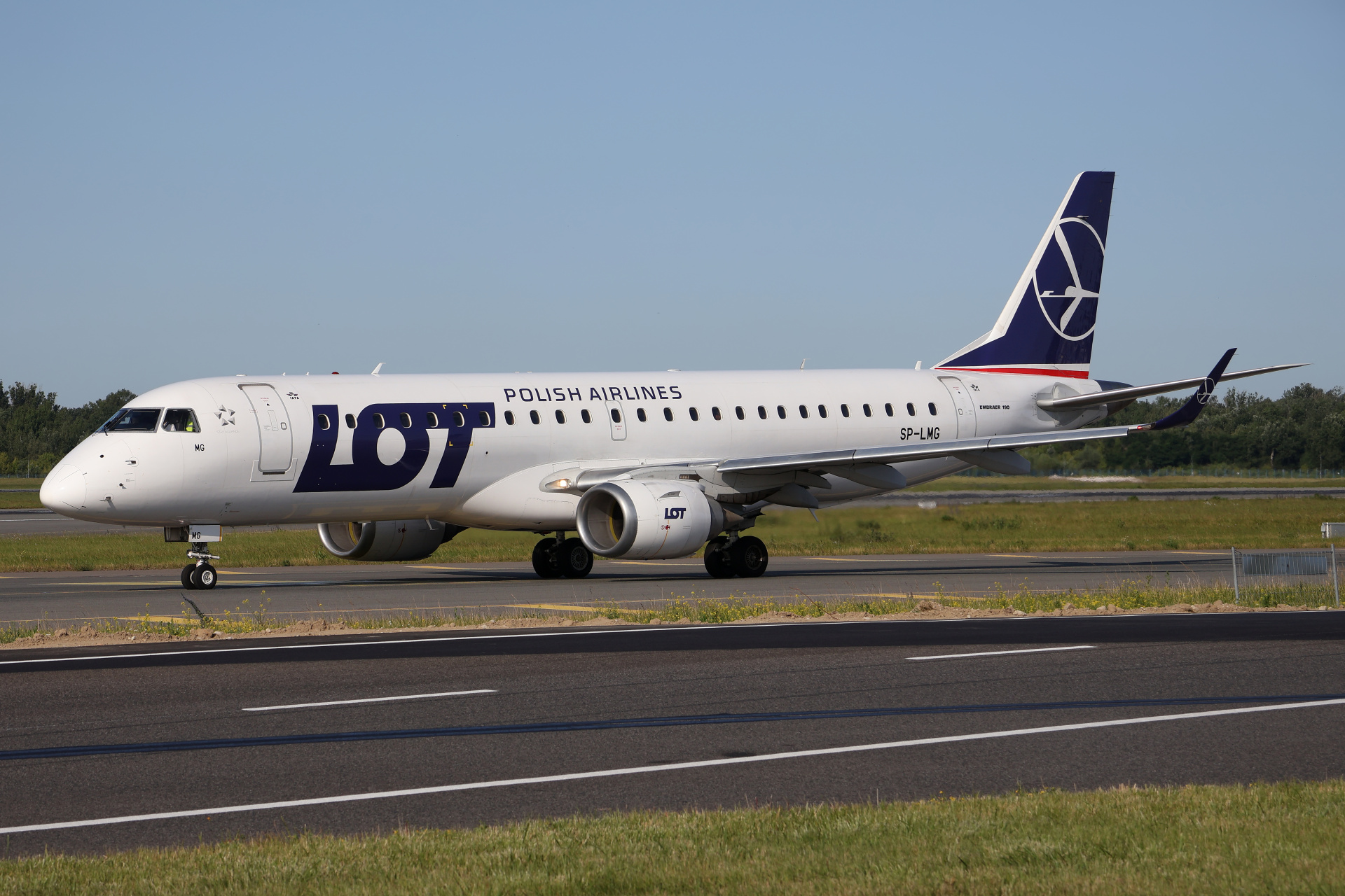 SP-LMG (Aircraft » EPWA Spotting » Embraer E190 (ERJ-190-100) » LOT Polish Airlines)