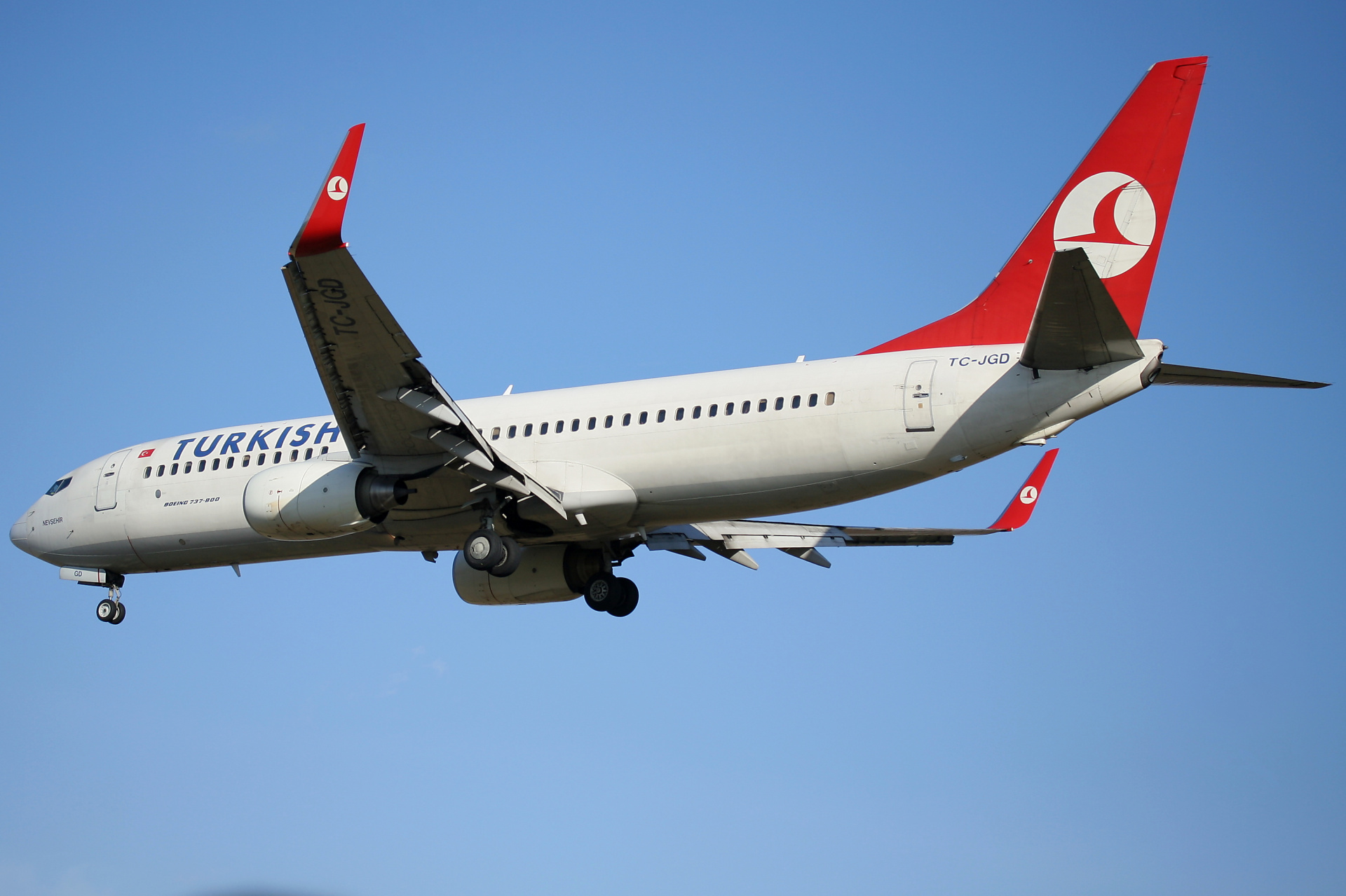 TC-JGD (Aircraft » EPWA Spotting » Boeing 737-800 » THY Turkish Airlines)