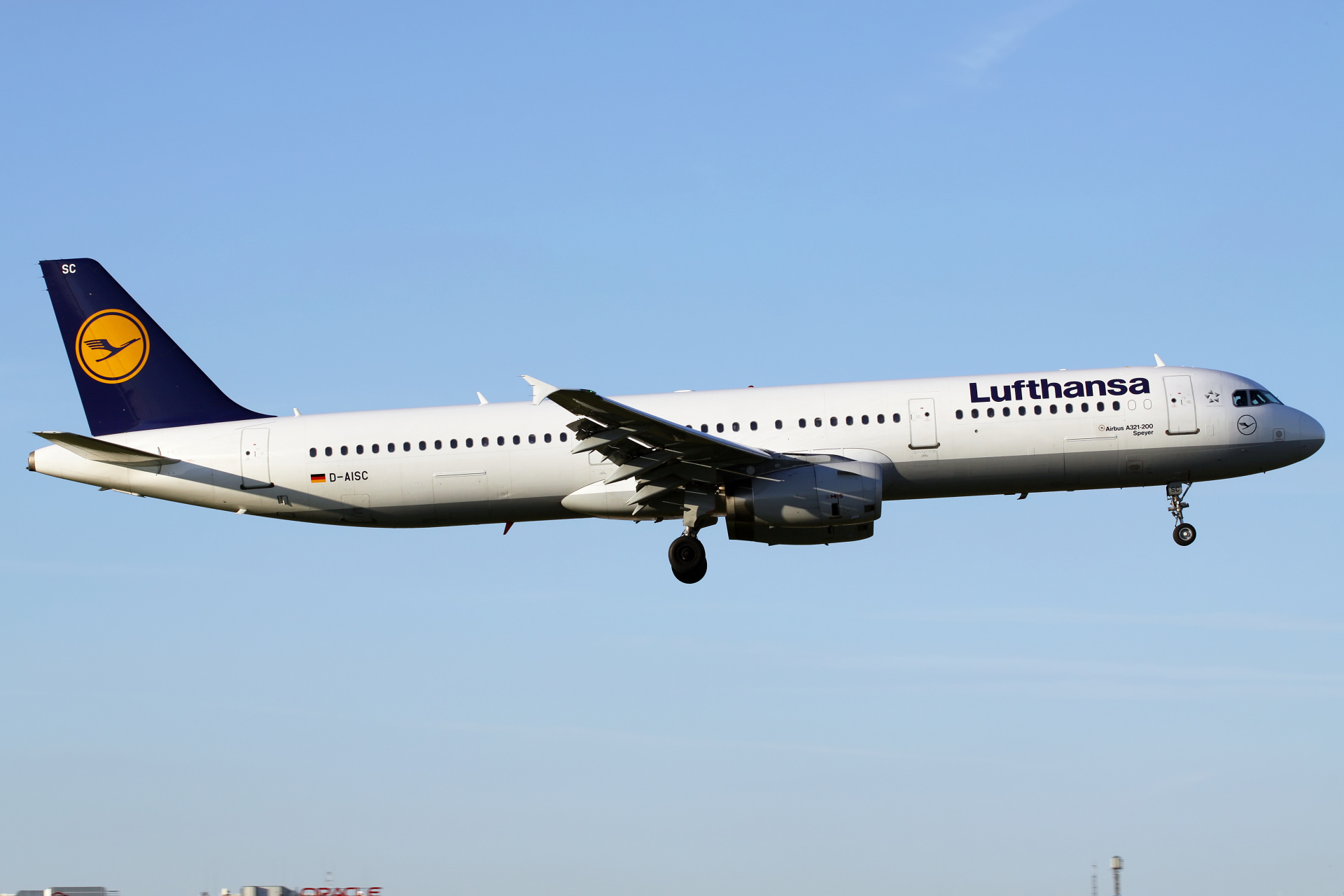 D-AISC (Aircraft » EPWA Spotting » Airbus A321-200 » Lufthansa)