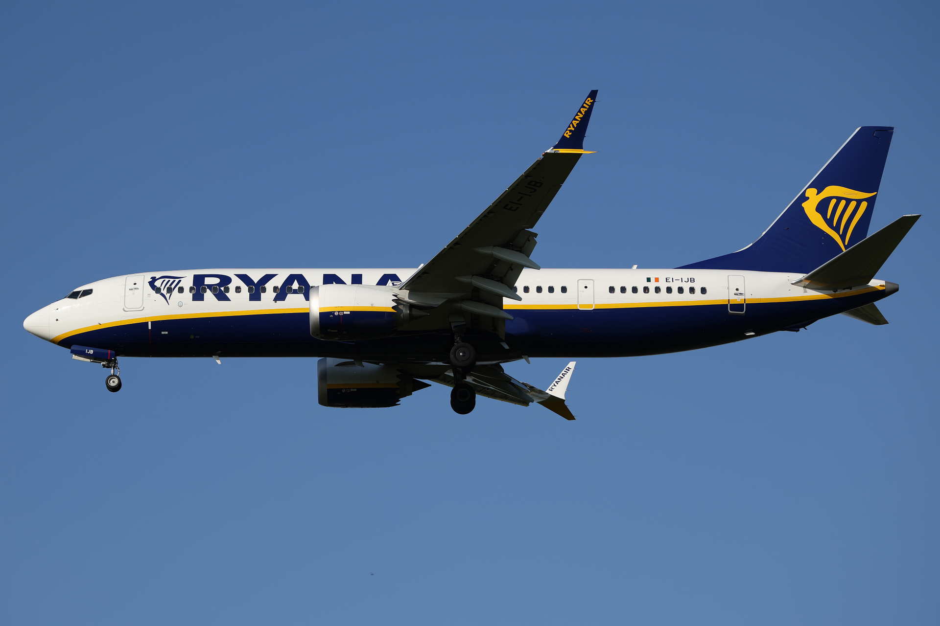 EI-IJB (Aircraft » EPWA Spotting » Boeing 737-8 MAX » MAX 8-200 » Ryanair)