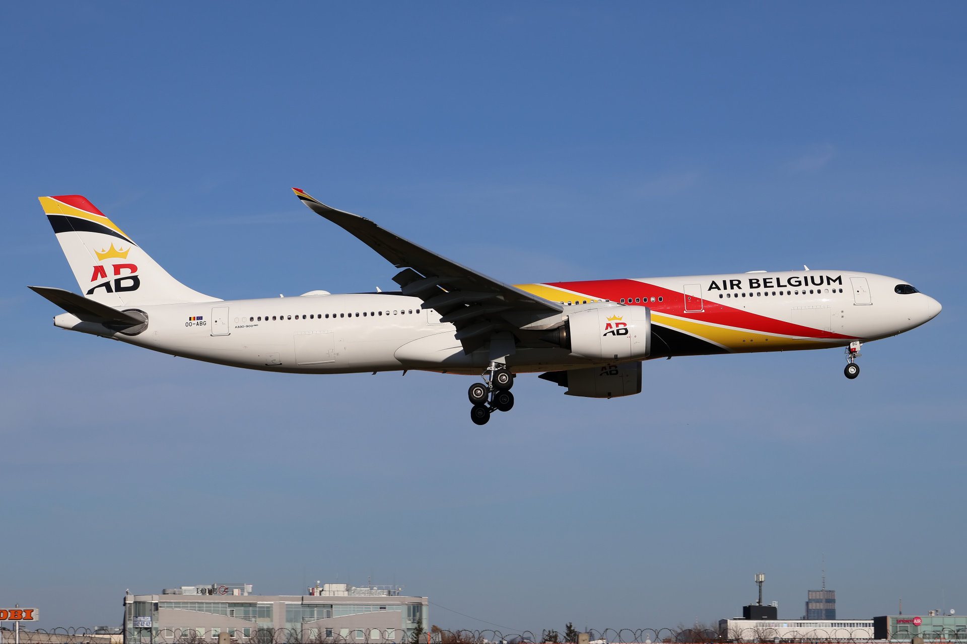 OO-ABG (Aircraft » EPWA Spotting » Airbus A330-900 (A330neo) » Air Belgium)