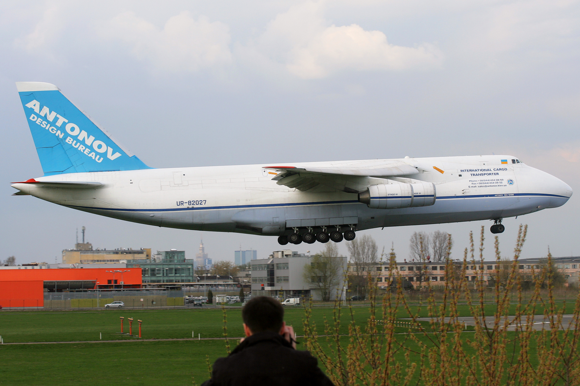 UR-82027 (Aircraft » EPWA Spotting » Antonov An-124-100 Ruslan » Antonov Airlines)