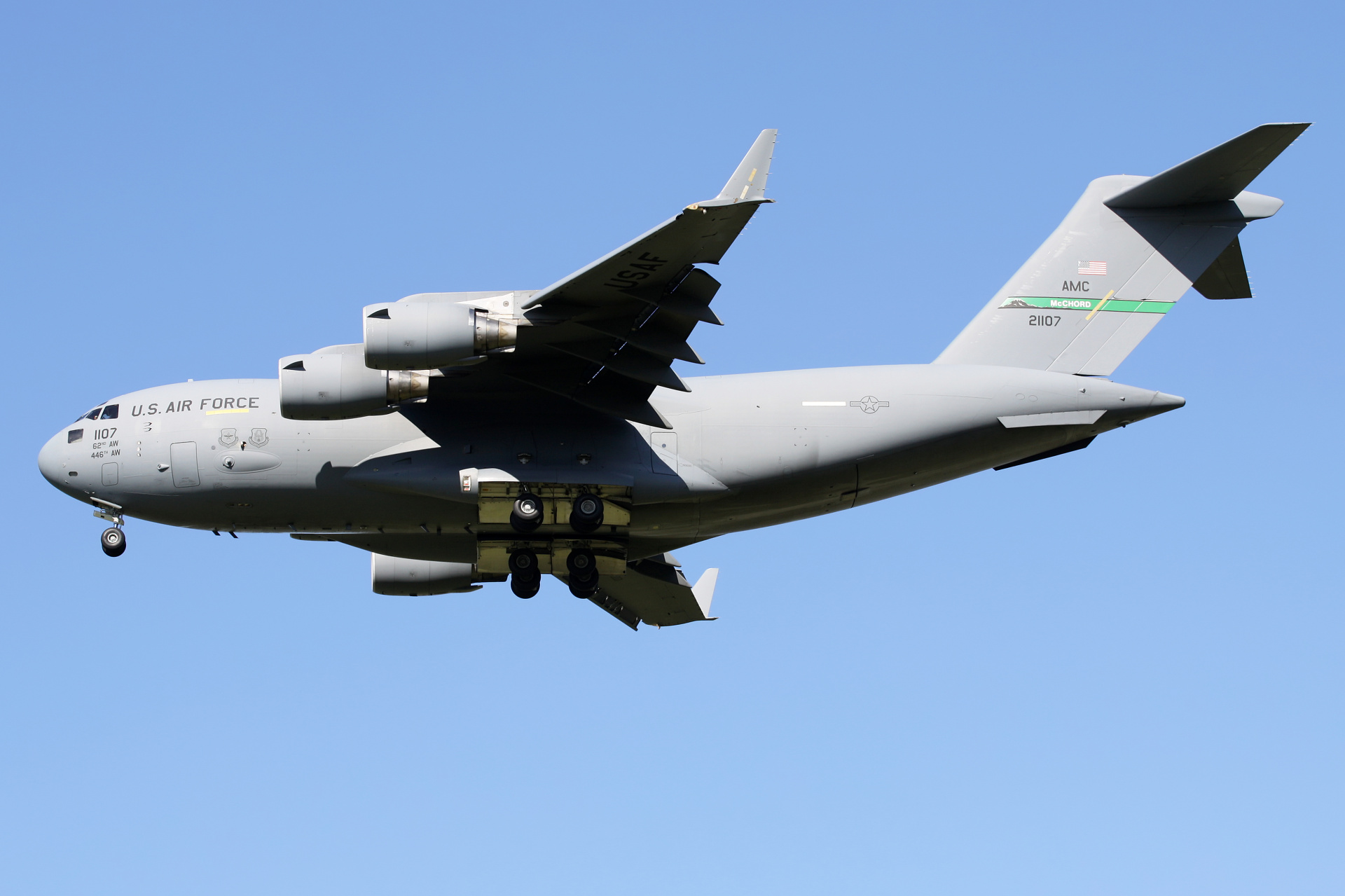 02-1107 (Samoloty » Spotting na EPWA » Boeing/McDonnell Douglas C-17/C-17A Globemaster III » Siły Powietrzne Stanów Zjednoczonych)