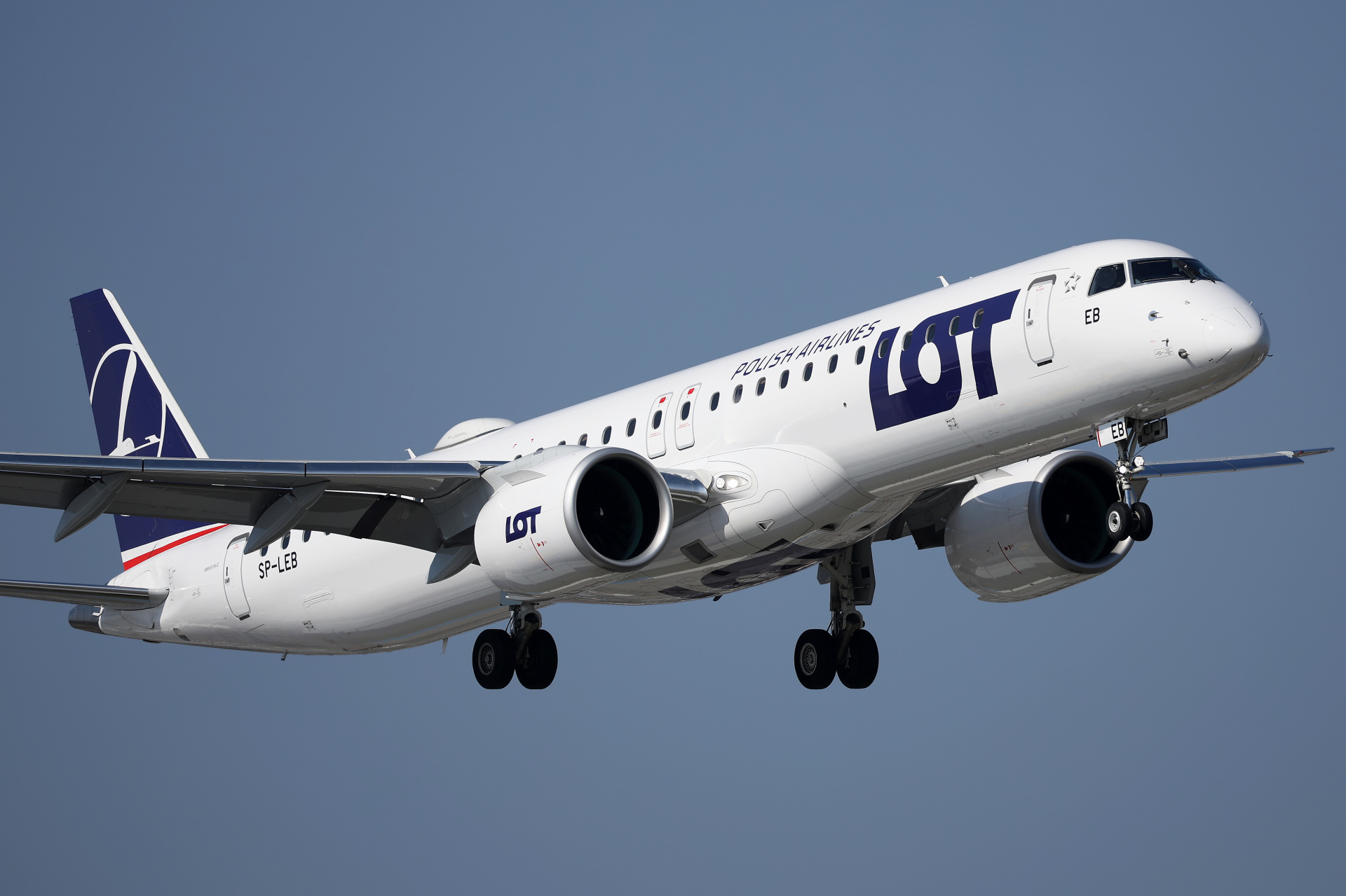 SP-LEB (Aircraft » EPWA Spotting » Embraer E195-E2 (E190-400) » LOT Polish Airlines)