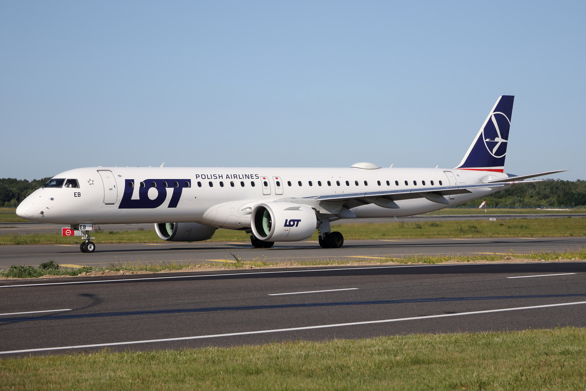 SP-LEB (Aircraft » EPWA Spotting » Embraer E195-E2 (E190-400) » LOT Polish Airlines)