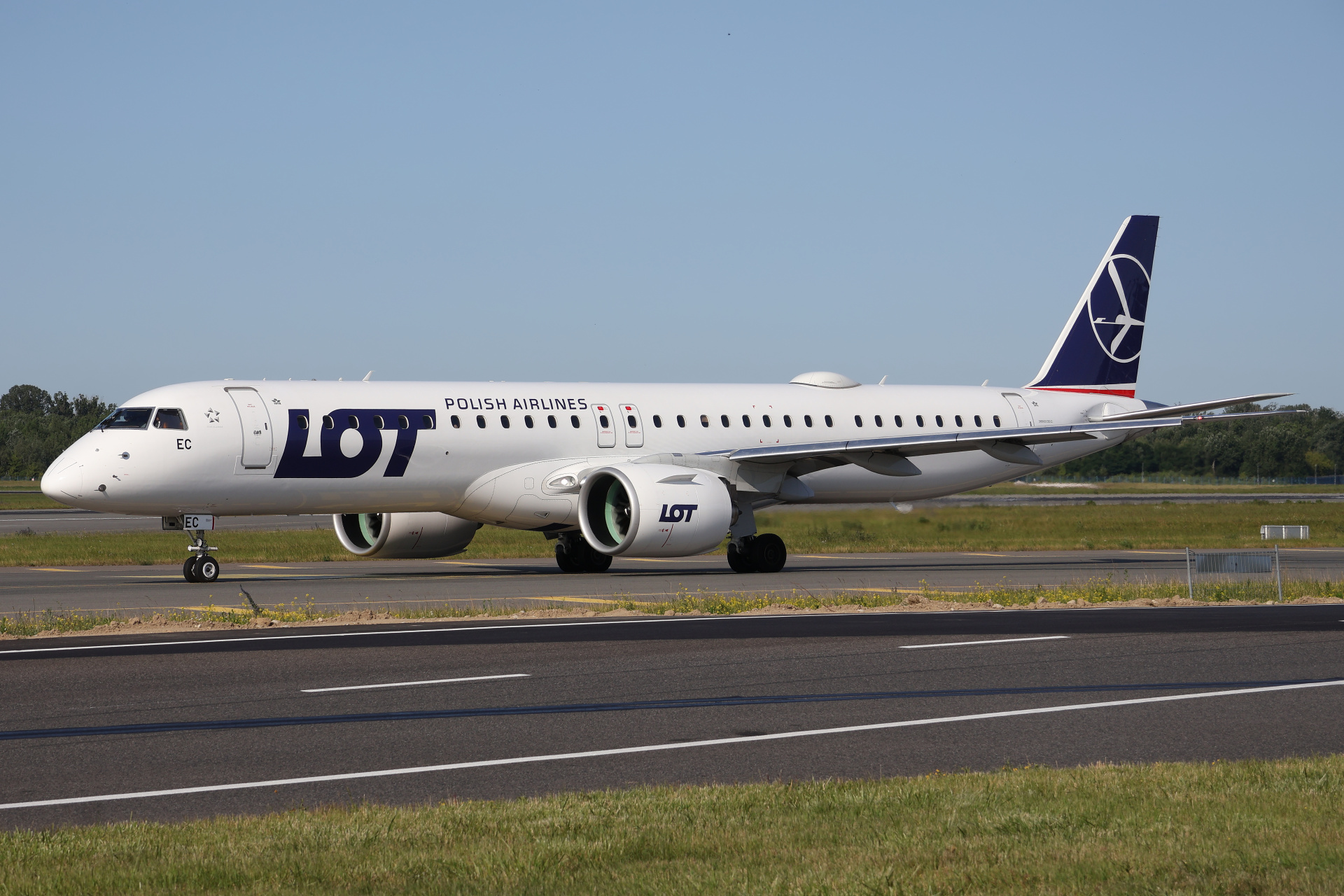 SP-LEC (Aircraft » EPWA Spotting » Embraer E195-E2 (E190-400) » LOT Polish Airlines)