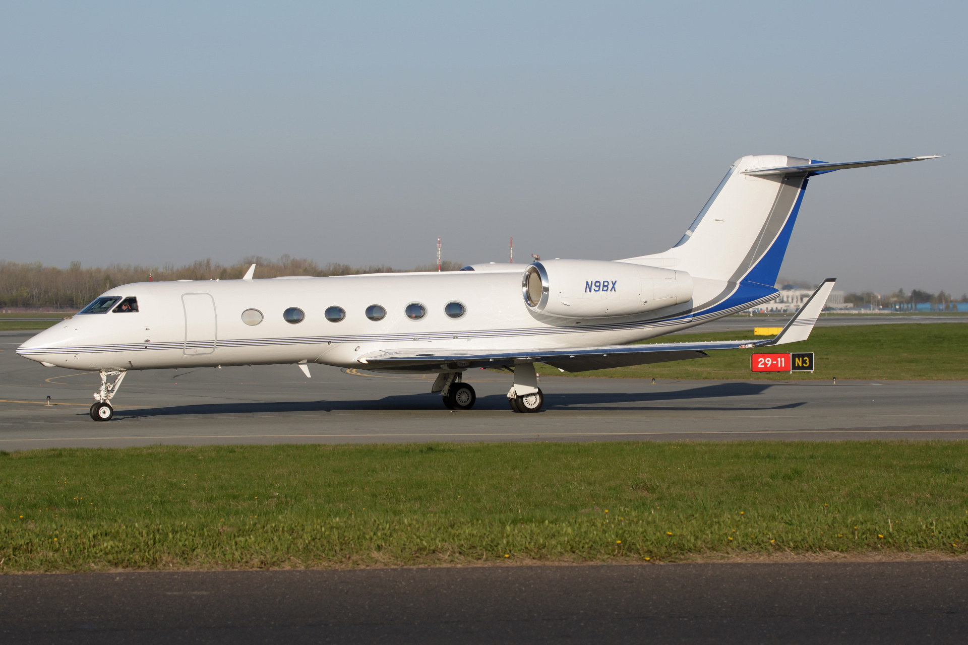 G450, N9BX, prywatny (Samoloty » Spotting na EPWA » Gulfstream G450)