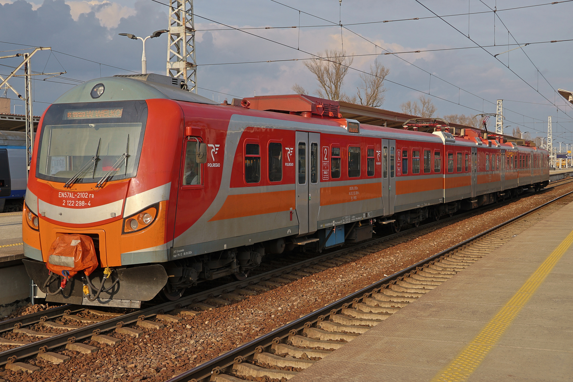 EN57AL-2102 (Vehicles » Trains and Locomotives » Pafawag 5B/6B (EN57 and revisions) » POLREGIO (Poznań))