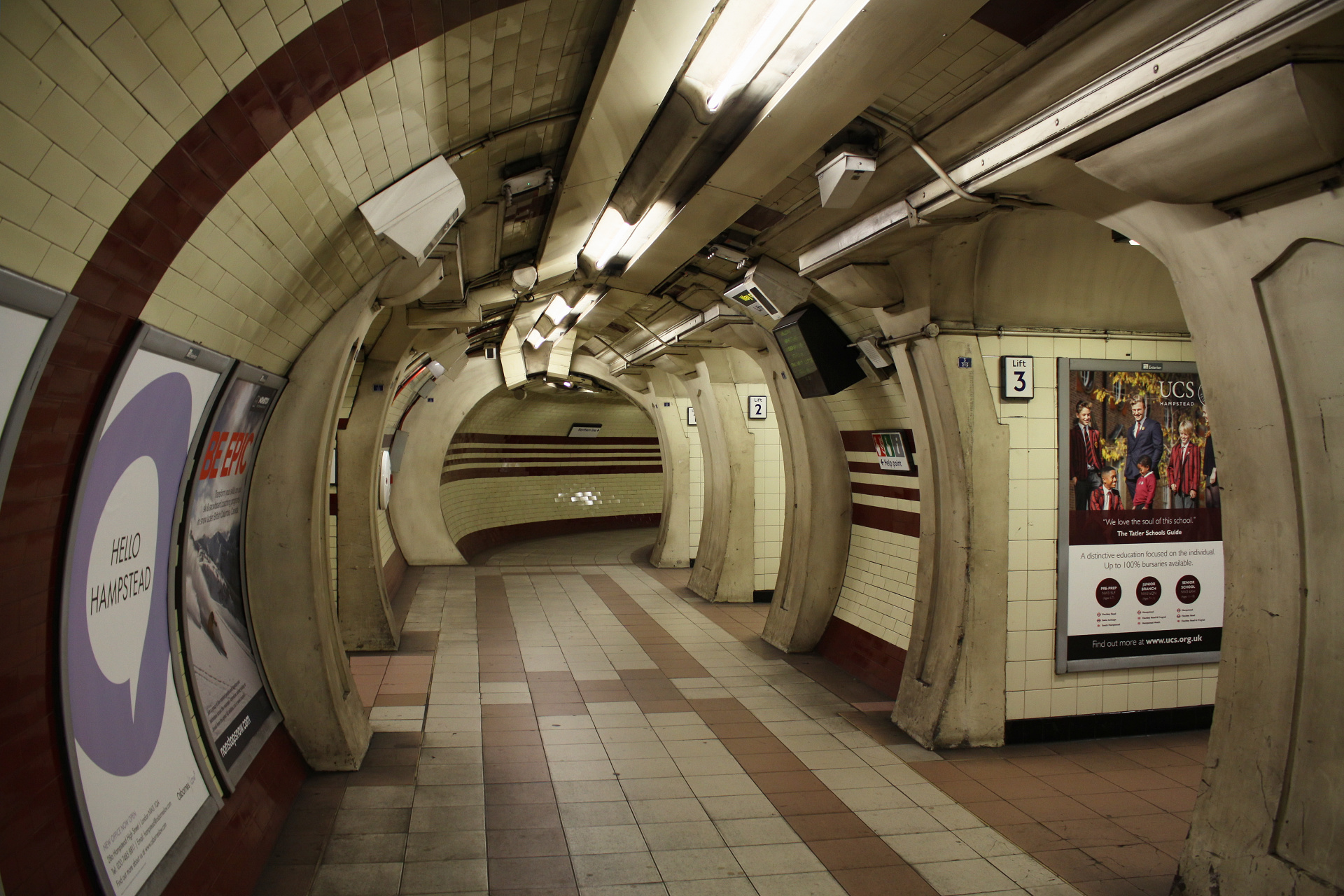 Hampstead Station (Travels » London » London at Day)