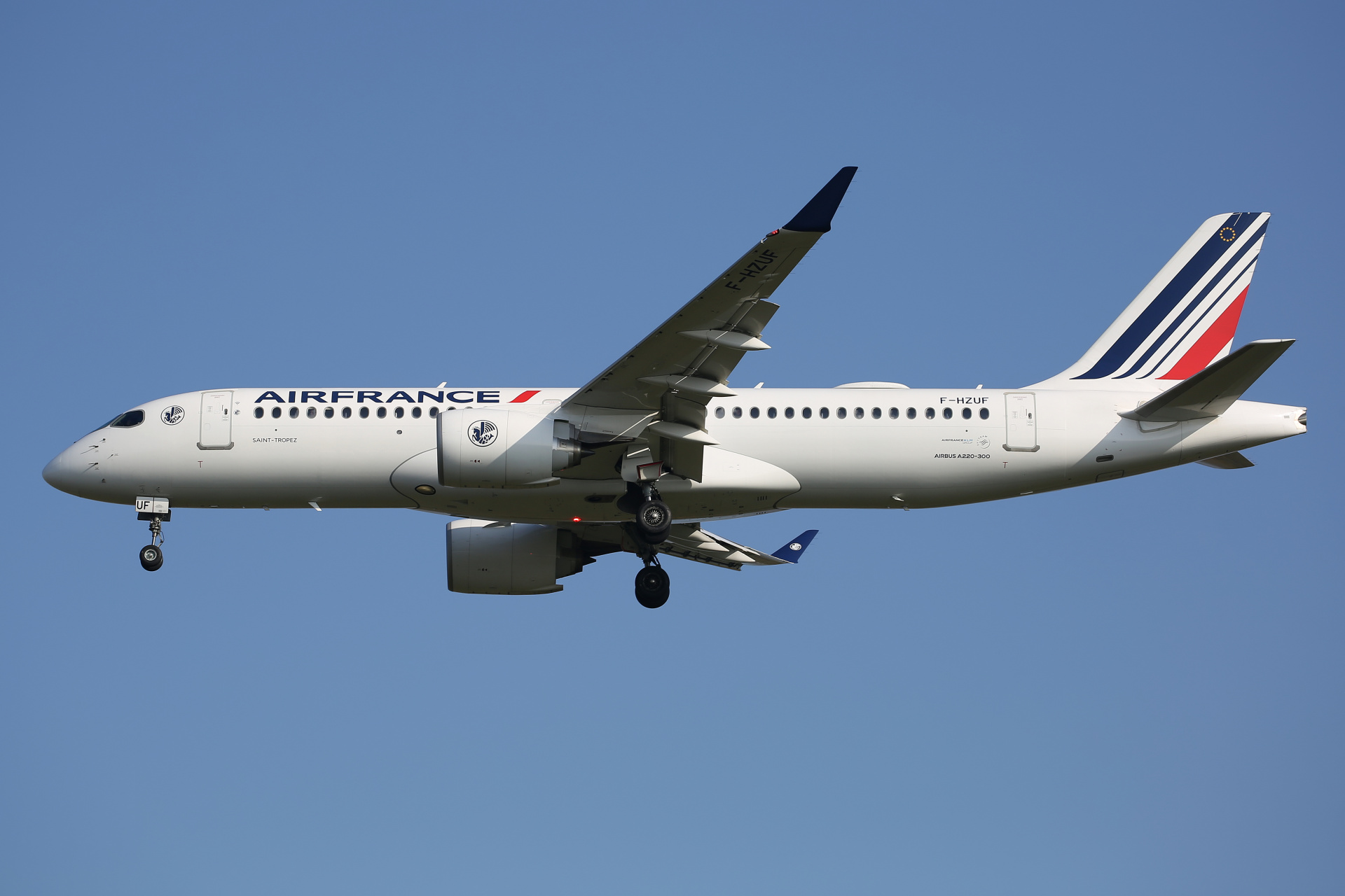 F-HZUF (Aircraft » EPWA Spotting » Airbus A220-300 » Air France)