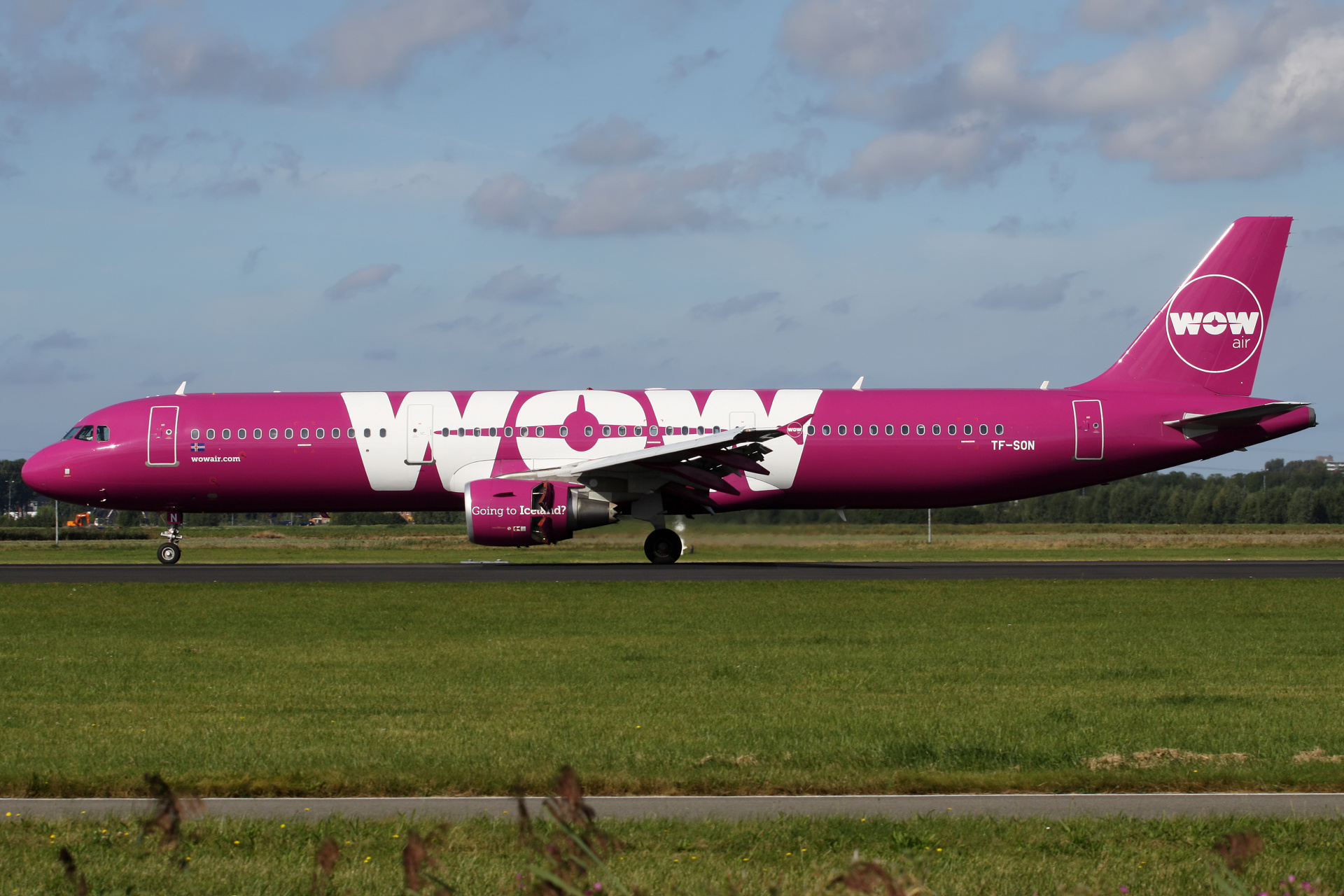 TF-SON, WOW air (Aircraft » Schiphol Spotting » Airbus A321-200)