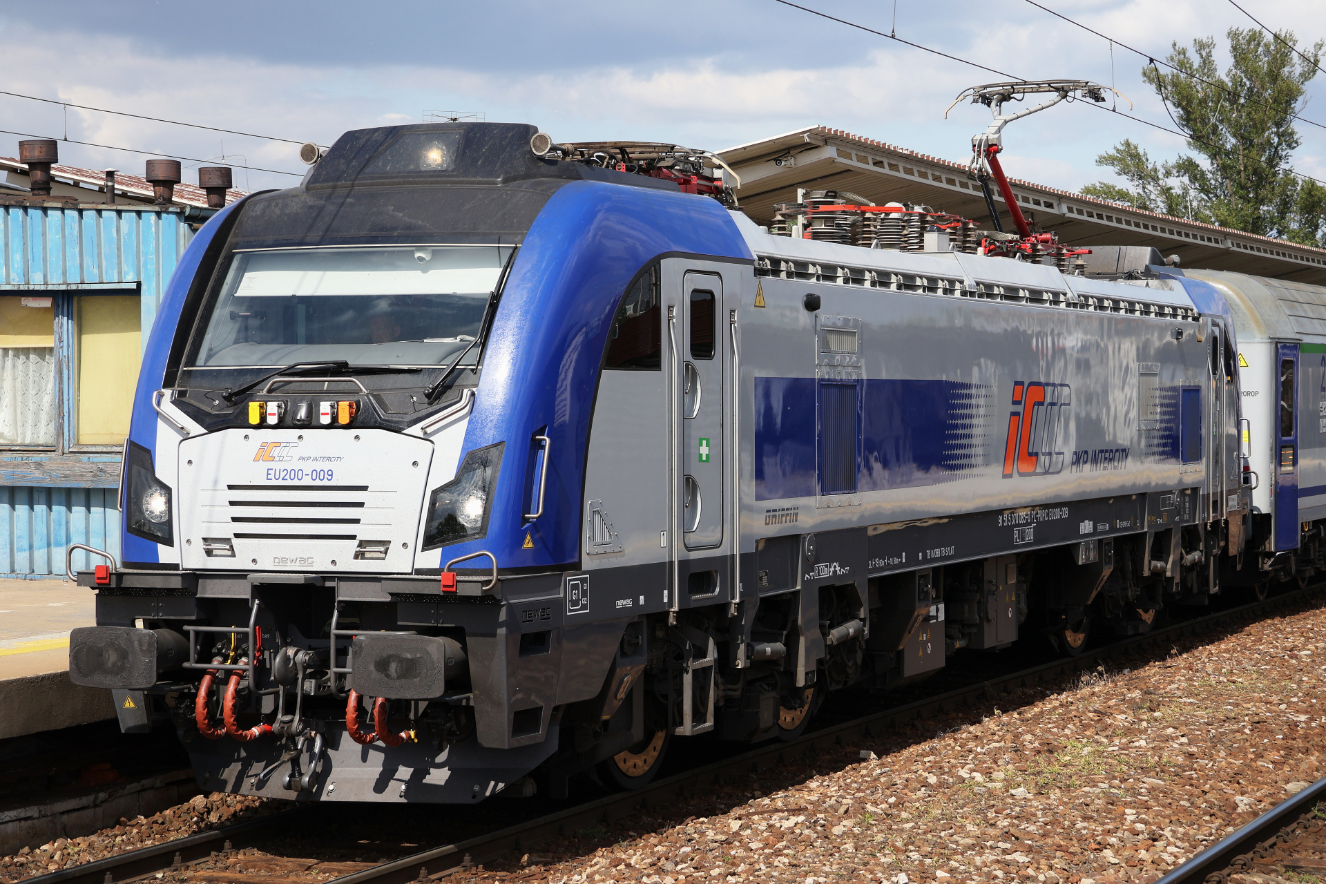 EU200-009 (Vehicles » Trains and Locomotives » Newag Griffin » E4MSUa (Multisystem), PKP Intercity)