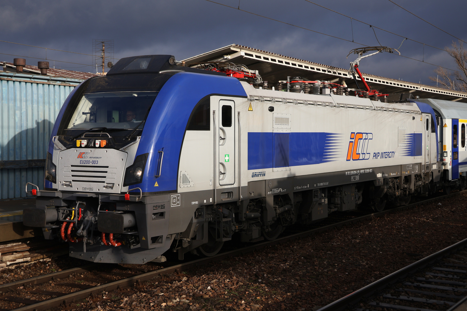 EU200-003 (Vehicles » Trains and Locomotives » Newag Griffin » E4MSUa (Multisystem), PKP Intercity)