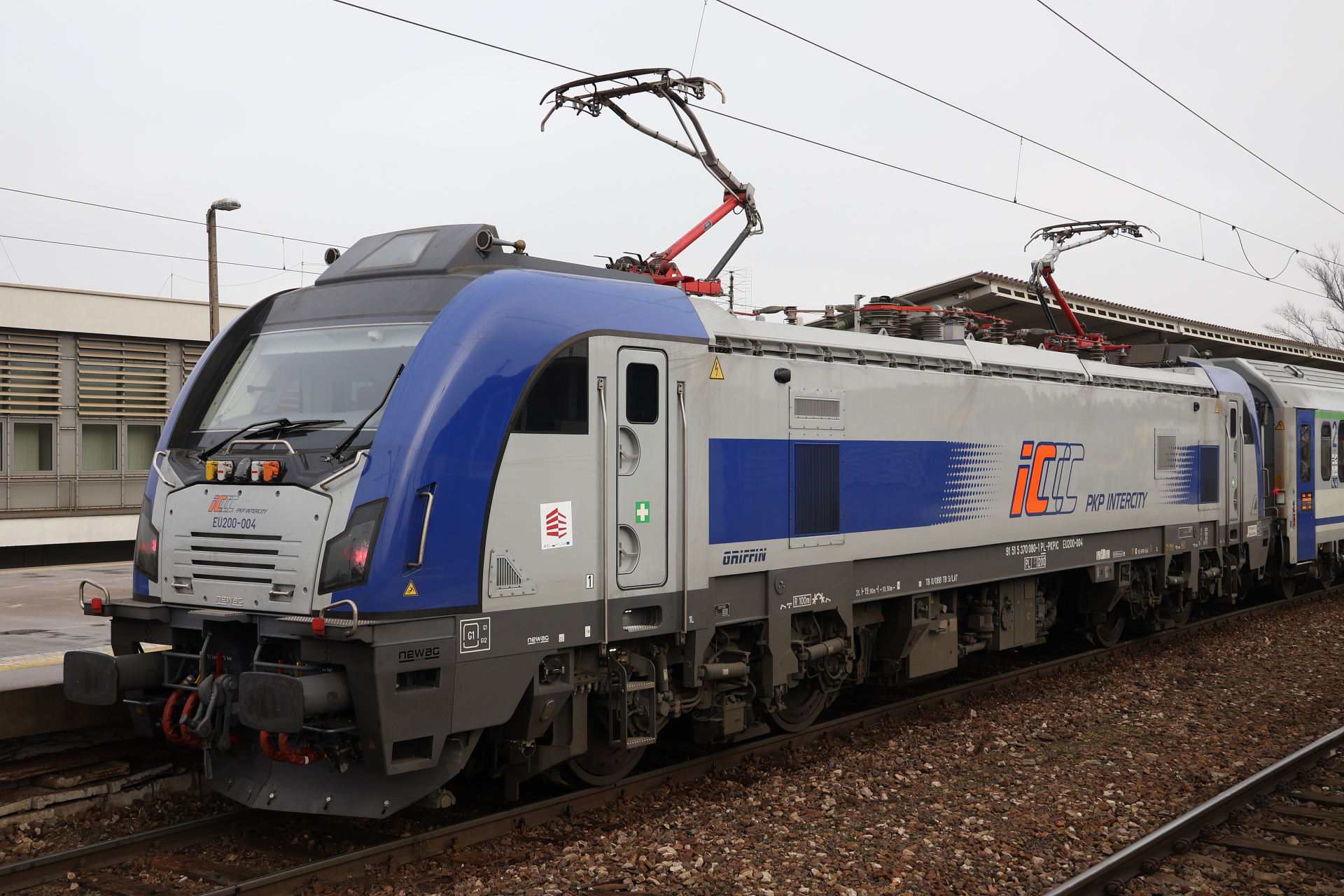 EU200-004 (Vehicles » Trains and Locomotives » Newag Griffin » E4MSUa (Multisystem), PKP Intercity)