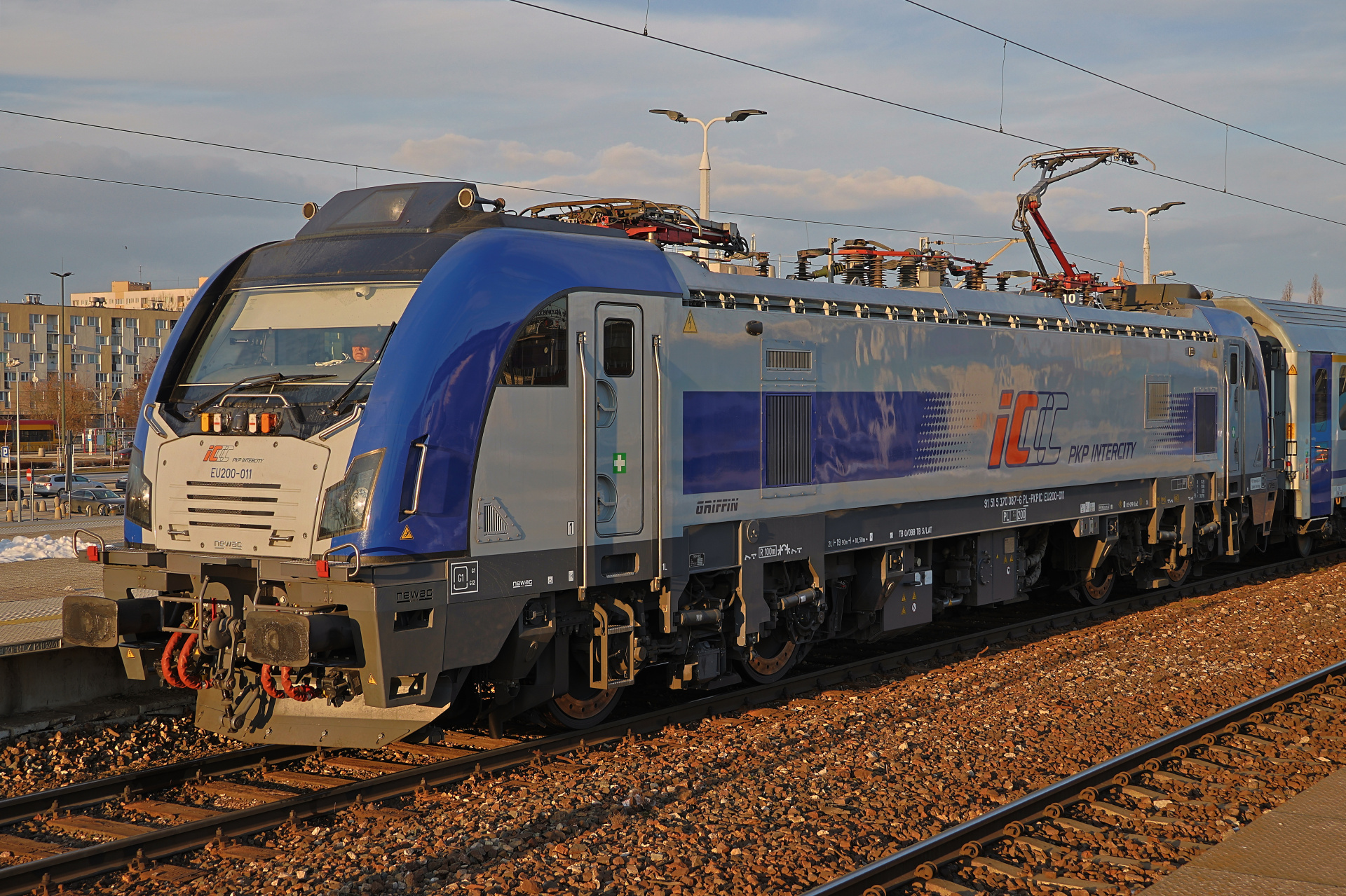 EU200-011 (Vehicles » Trains and Locomotives » Newag Griffin » E4MSUa (Multisystem), PKP Intercity)