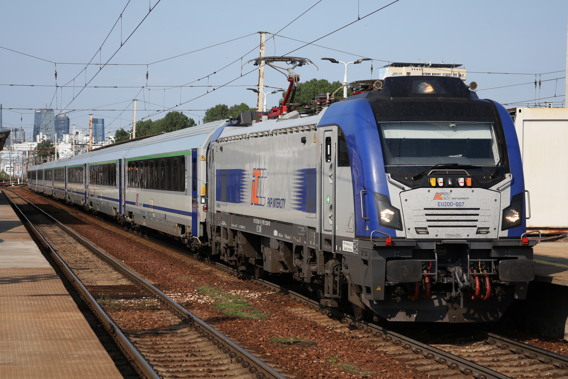 EU200-007 (Vehicles » Trains and Locomotives » Newag Griffin » E4MSUa (Multisystem), PKP Intercity)