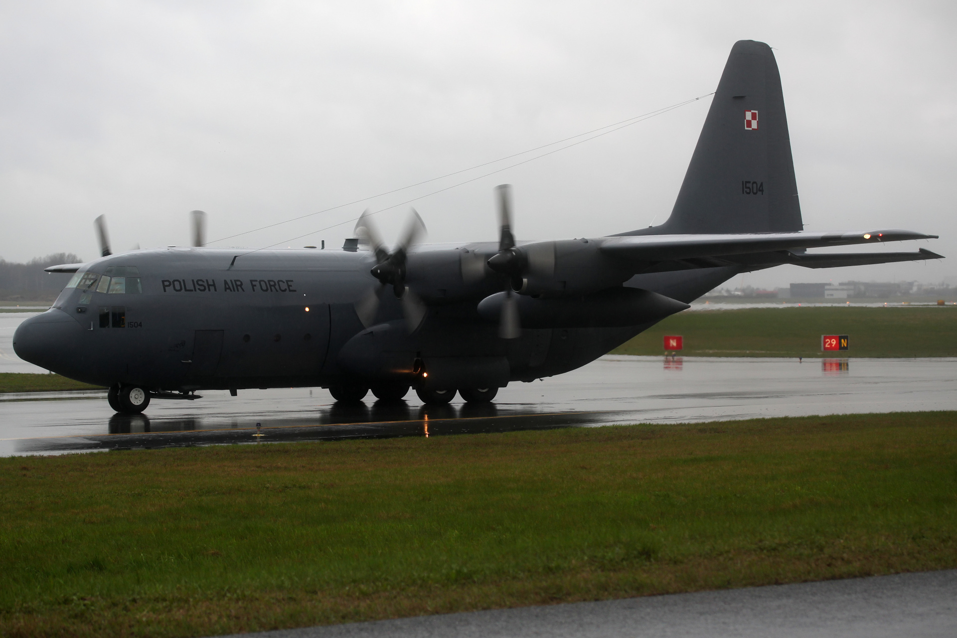 C-130E, 1504 (Samoloty » Spotting na EPWA » Lockheed C-130 Hercules » Polskie Siły Powietrzne)