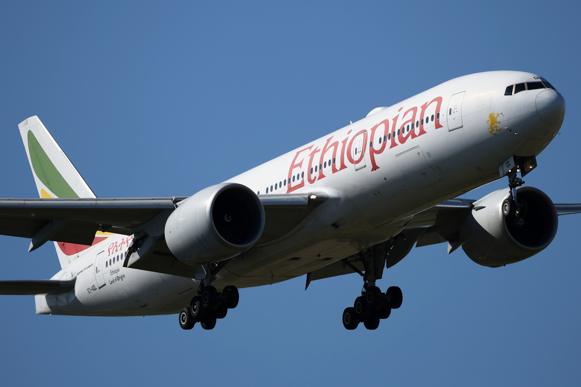 ET-AQL (Aircraft » EPWA Spotting » Boeing 777-200LR » Ethiopian Airlines)
