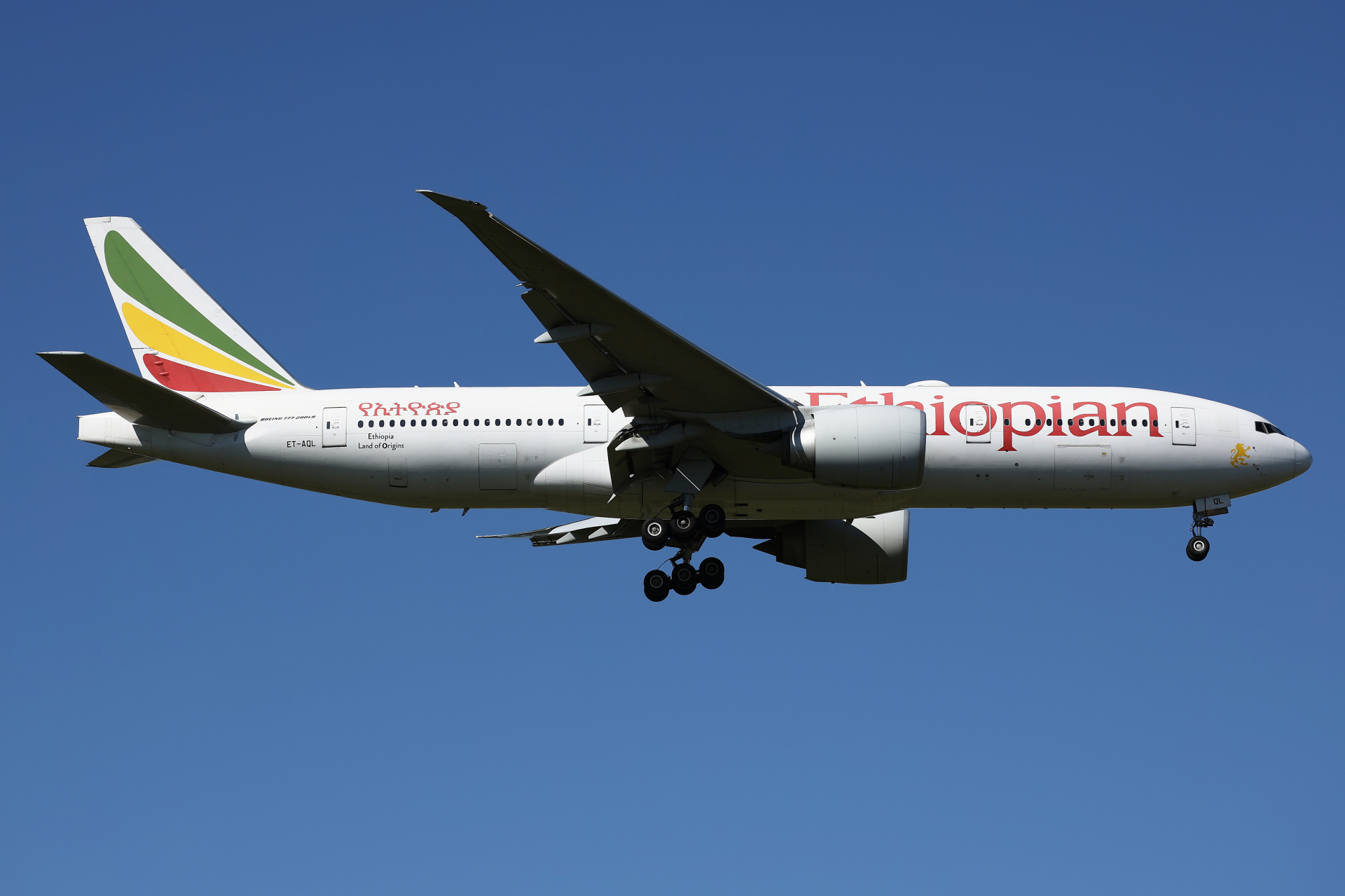 ET-AQL (Aircraft » EPWA Spotting » Boeing 777-200LR » Ethiopian Airlines)
