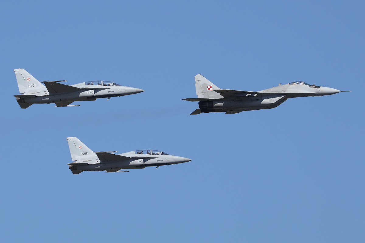 KAI FA-50GF Fighting Eagle, 5001+5002, Mikojan-Guriewicz MiG-29M, 114, Polskie Siły Powietrzne (Samoloty » Defilada Święta Wojska Polskiego)