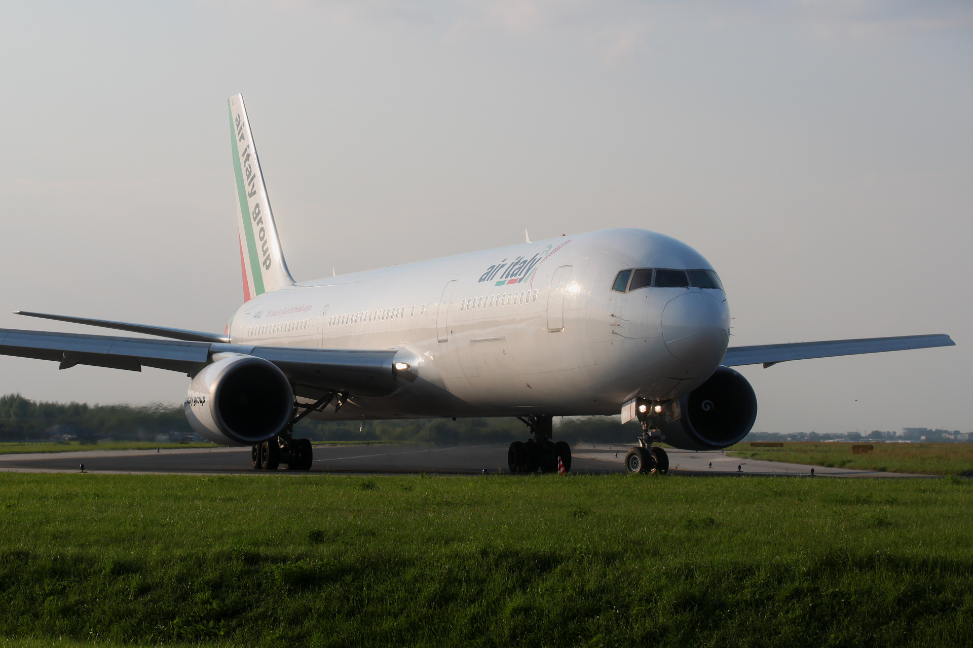 I-AIGJ (Samoloty » Spotting na EPWA » Boeing 767-300 » Air Italy)