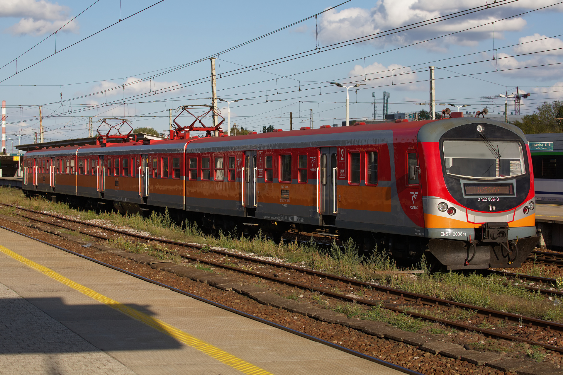 EN57-2038 (Vehicles » Trains and Locomotives » Pafawag 5B/6B EN57 and revisions)