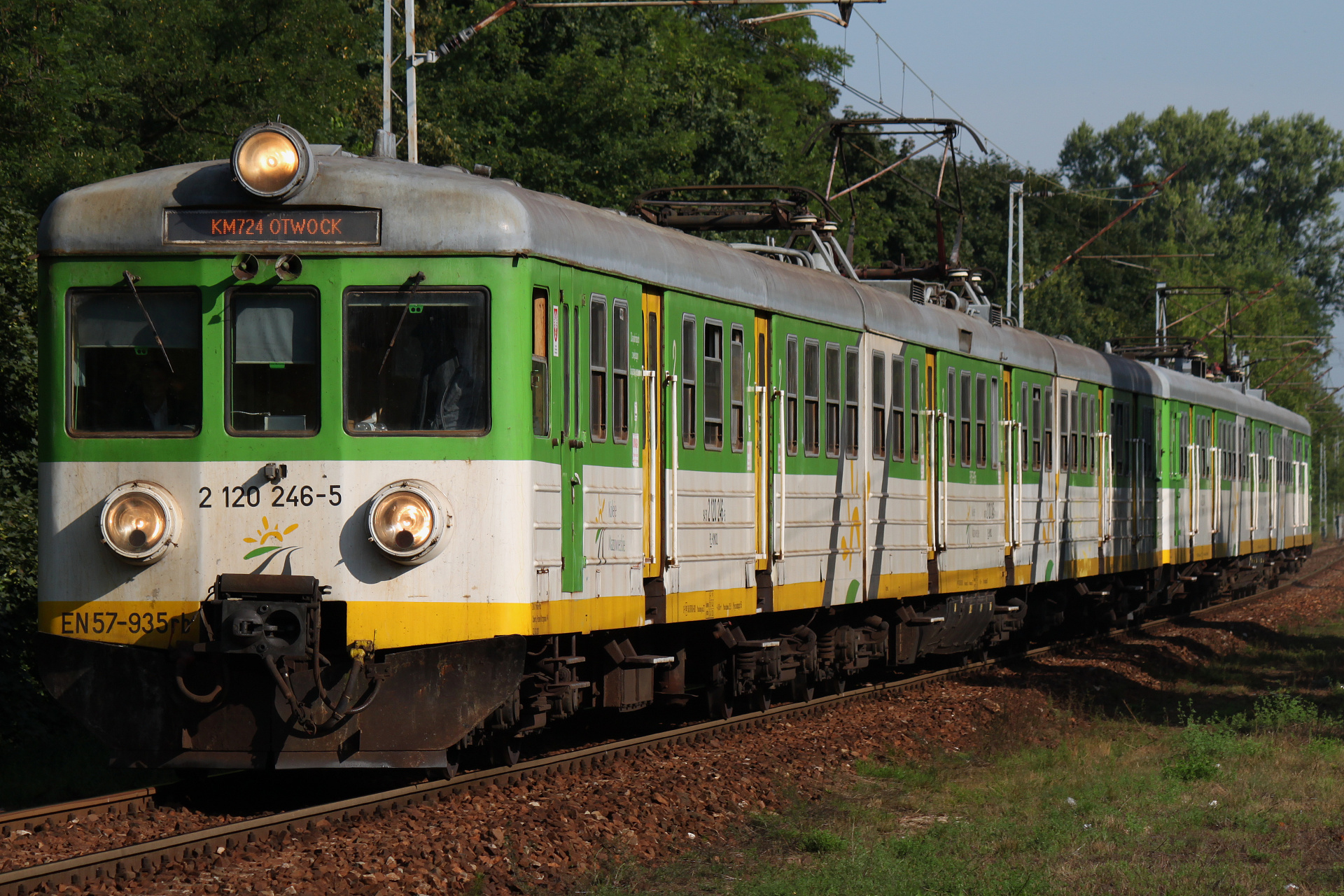 EN57-935 (Vehicles » Trains and Locomotives » Pafawag 5B/6B EN57 and revisions)
