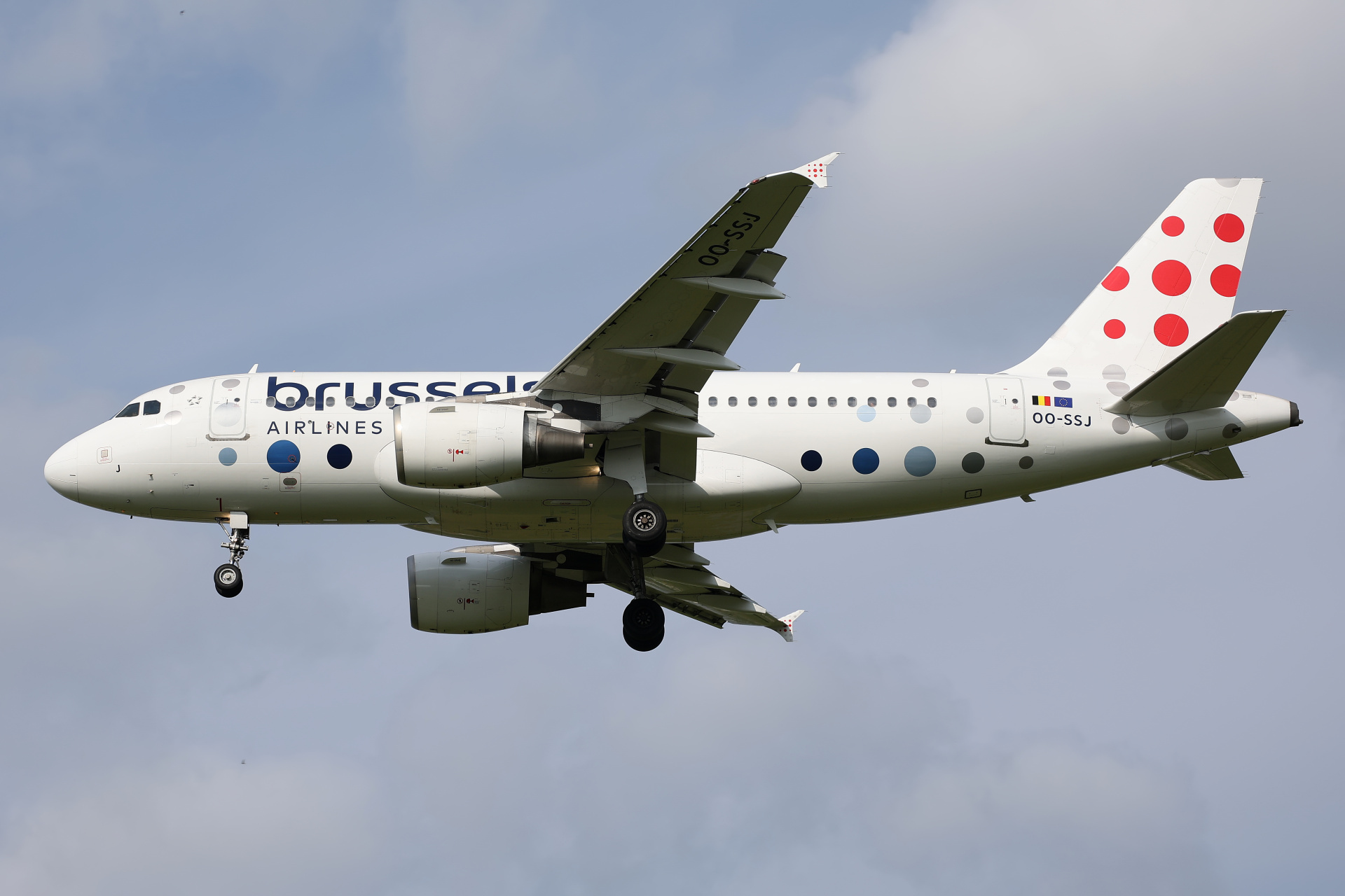 OO-SSJ (Aircraft » EPWA Spotting » Airbus A319-100 » Brussels Airlines)