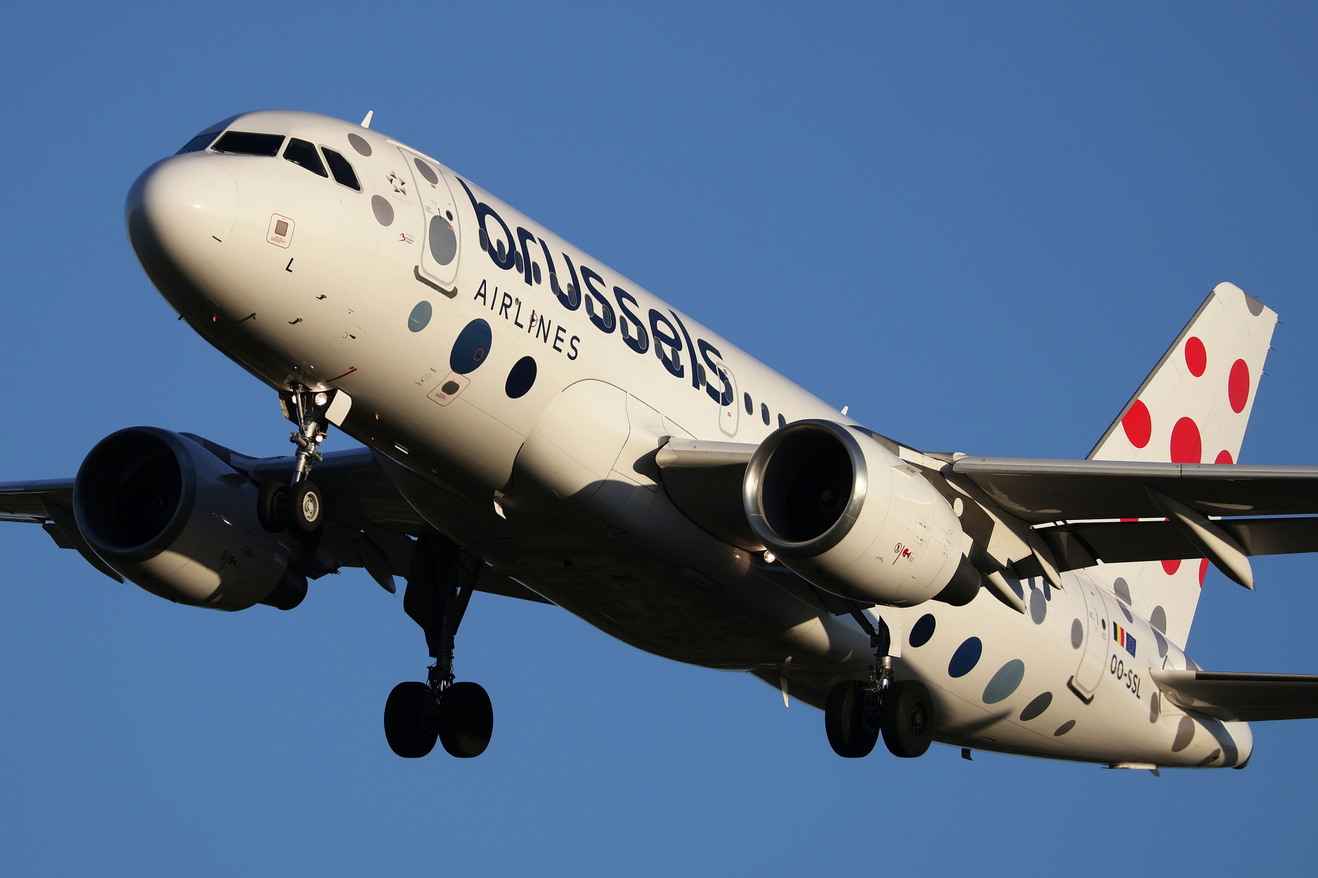 OO-SSL (Aircraft » EPWA Spotting » Airbus A319-100 » Brussels Airlines)