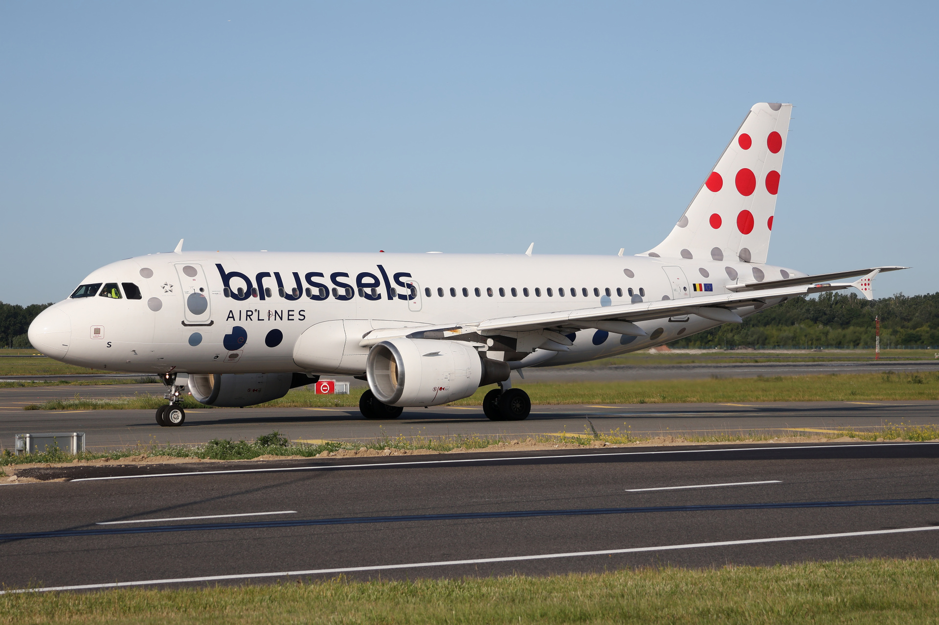 OO-SSS (Aircraft » EPWA Spotting » Airbus A319-100 » Brussels Airlines)