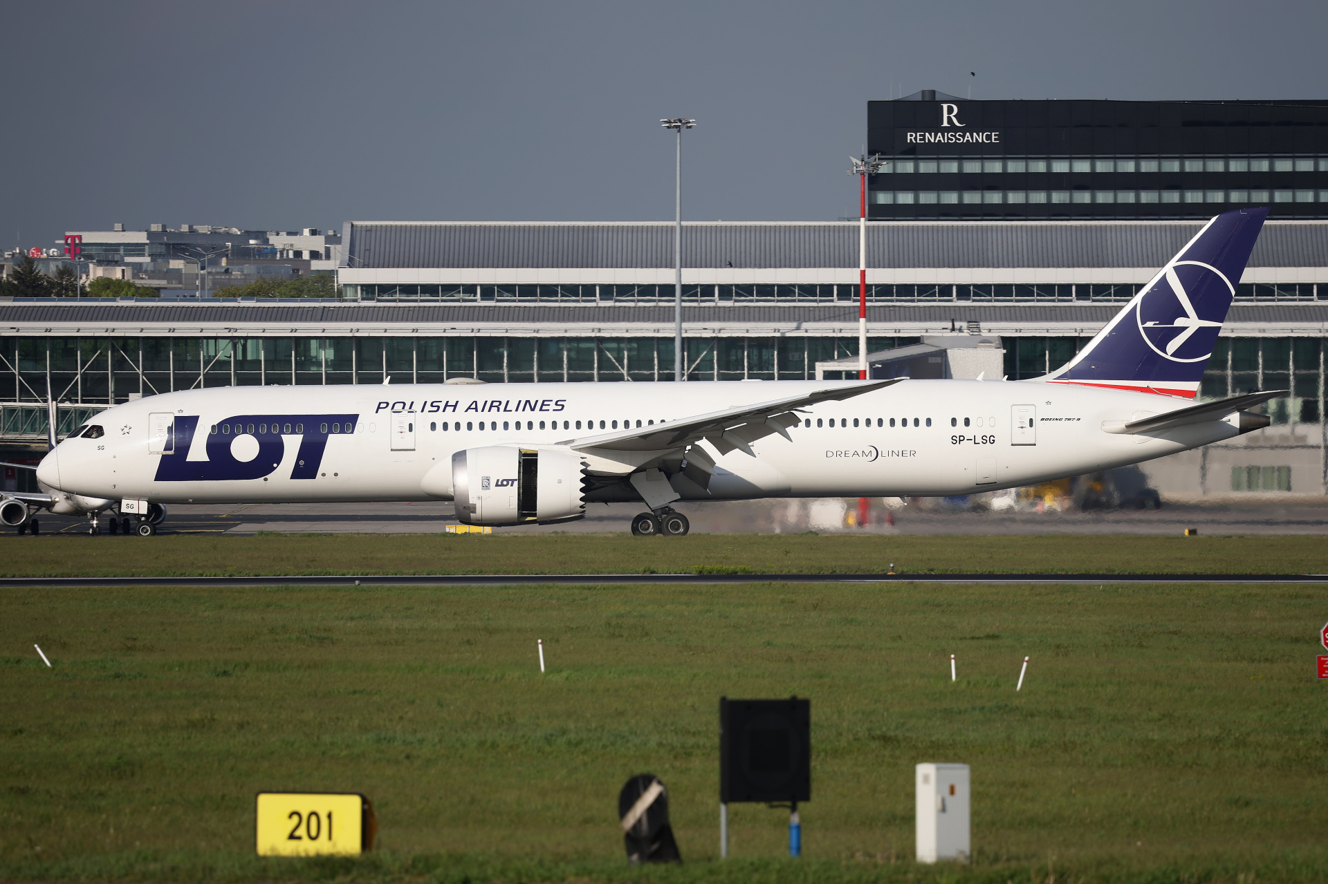 SP-LSG (Aircraft » EPWA Spotting » Boeing 787-9 Dreamliner » LOT Polish Airlines)