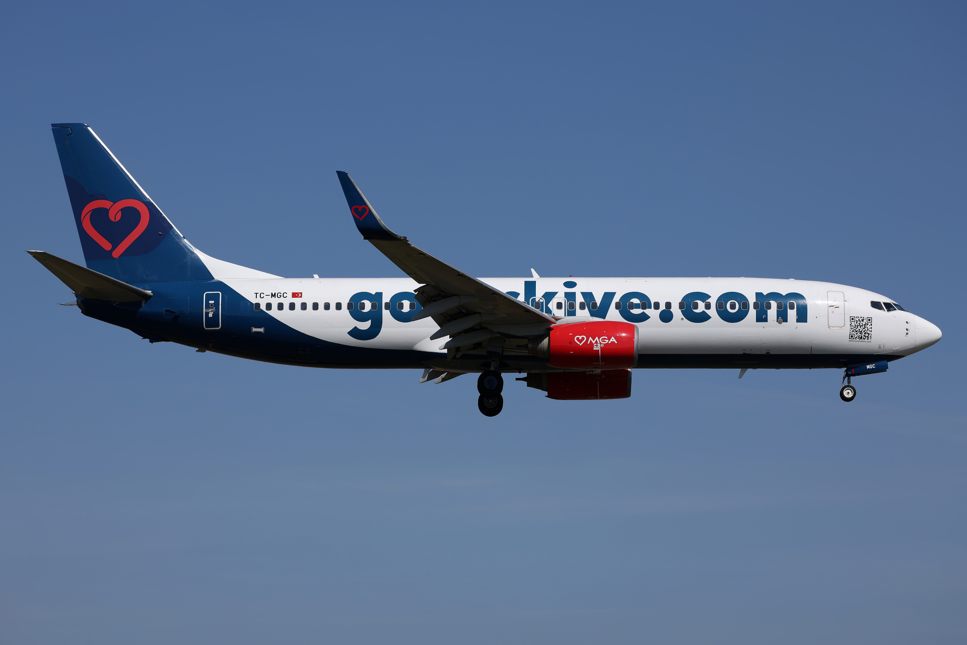 TC-MGC (Aircraft » EPWA Spotting » Boeing 737-800 » Mavi Gök Airlines)
