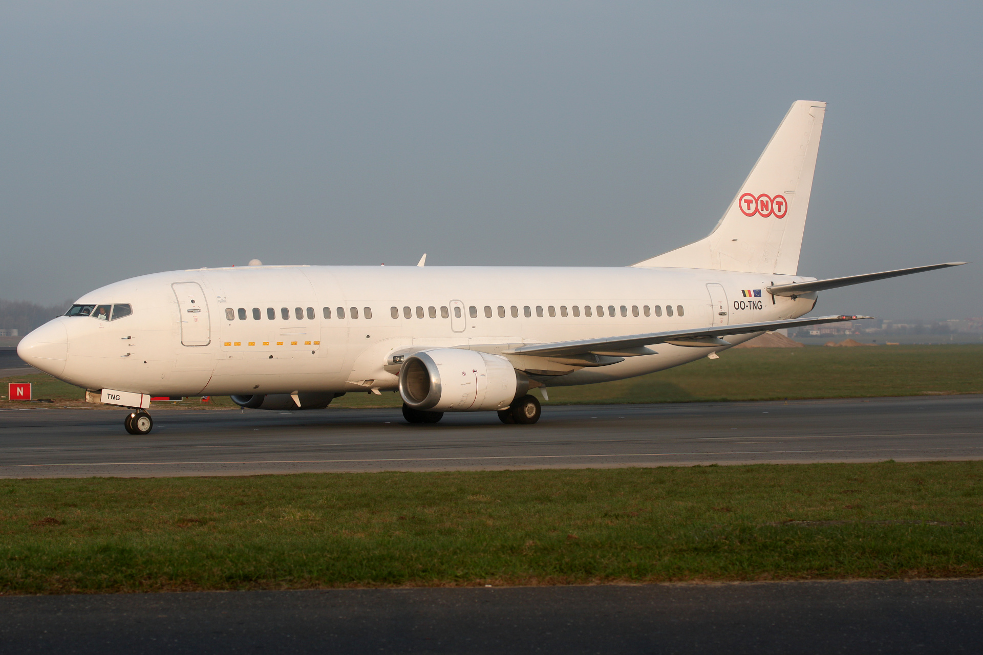QC, OO-TNG (Samoloty » Spotting na EPWA » Boeing 737-300F » TNT Airways)