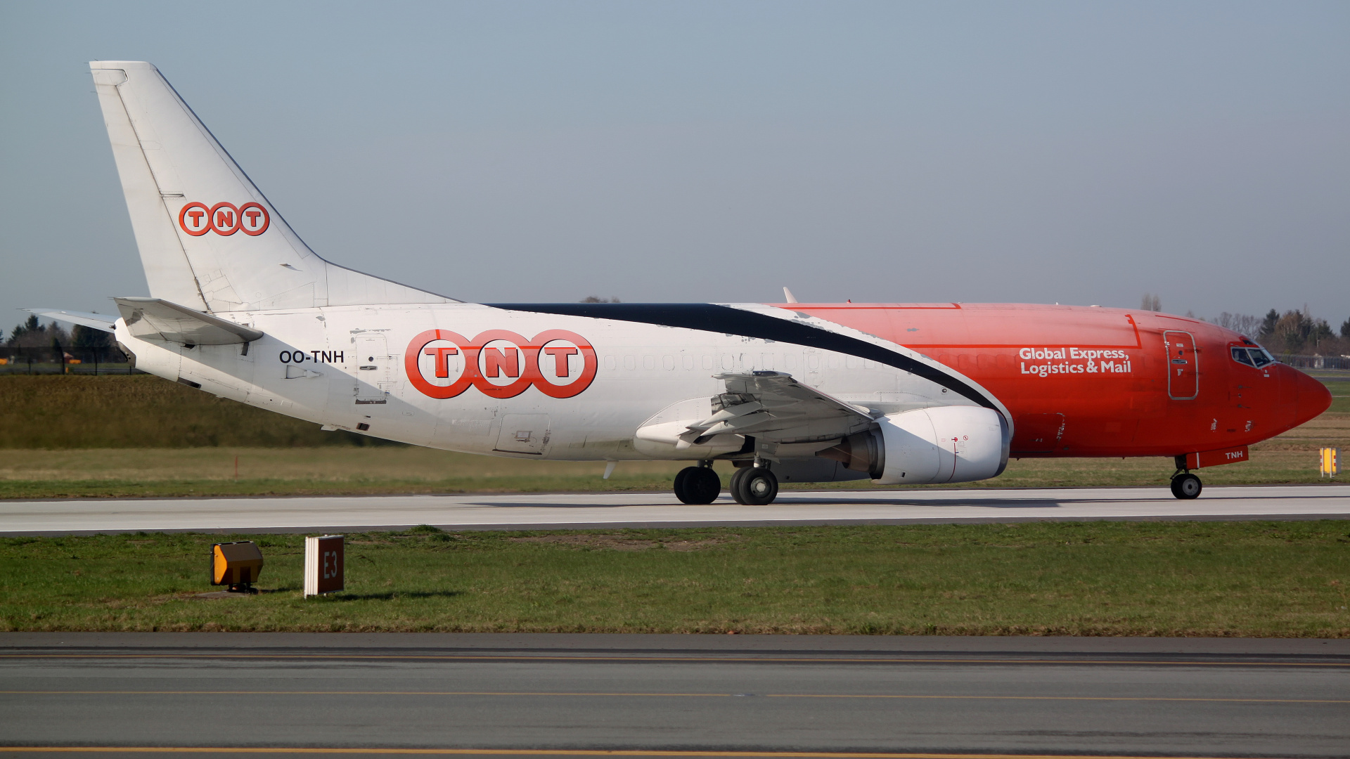 BDSF, OO-TNH (Samoloty » Spotting na EPWA » Boeing 737-300F » TNT Airways)