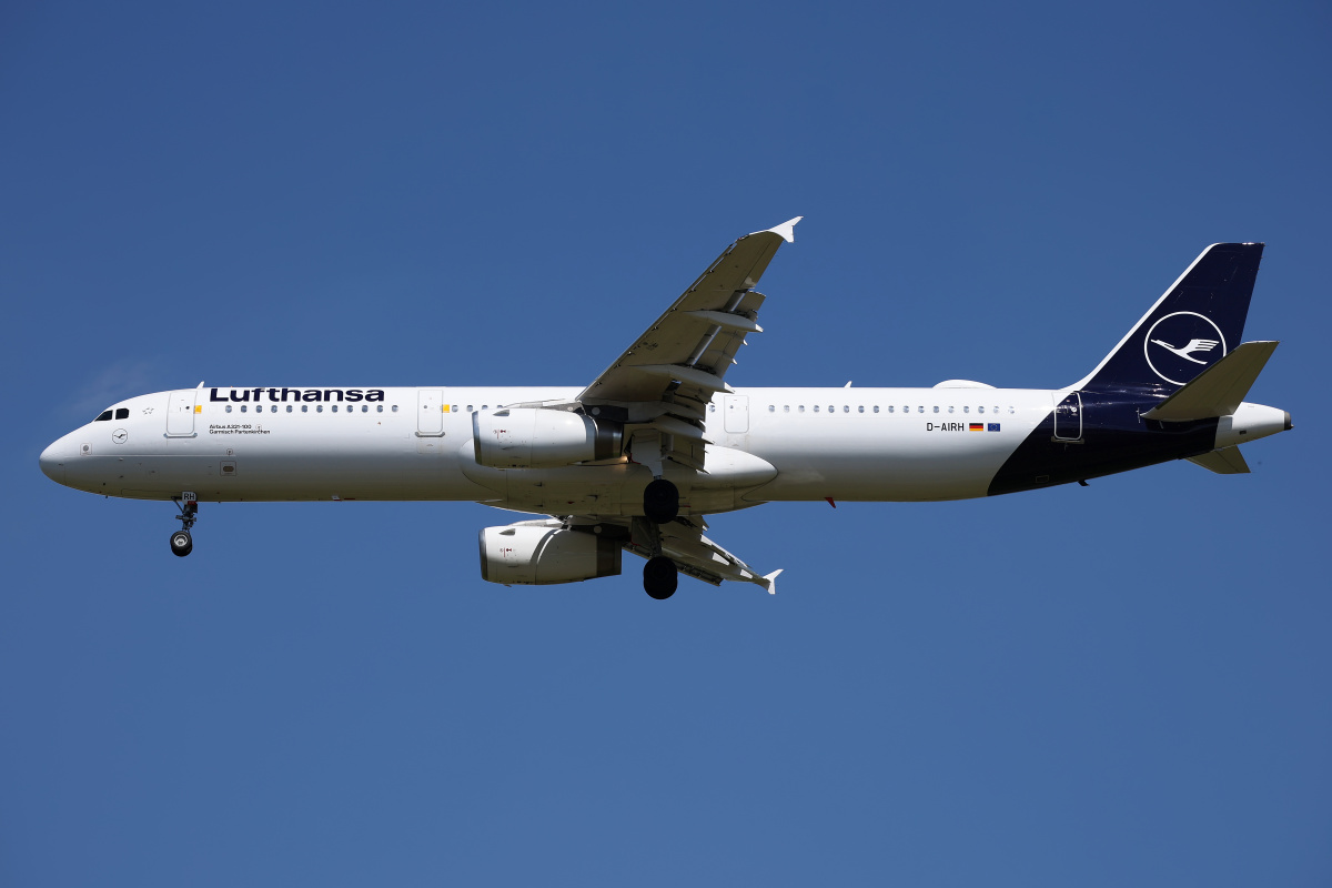 D-AIRH (Aircraft » EPWA Spotting » Airbus A321-100 » Lufthansa)