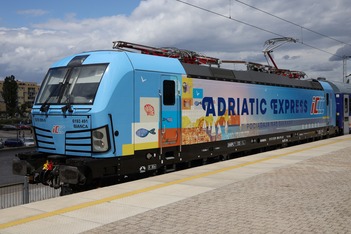 X4-E-Loco-AB Vectron MS 6193 491 "Bianca" ("Adriatic Express" wrap)