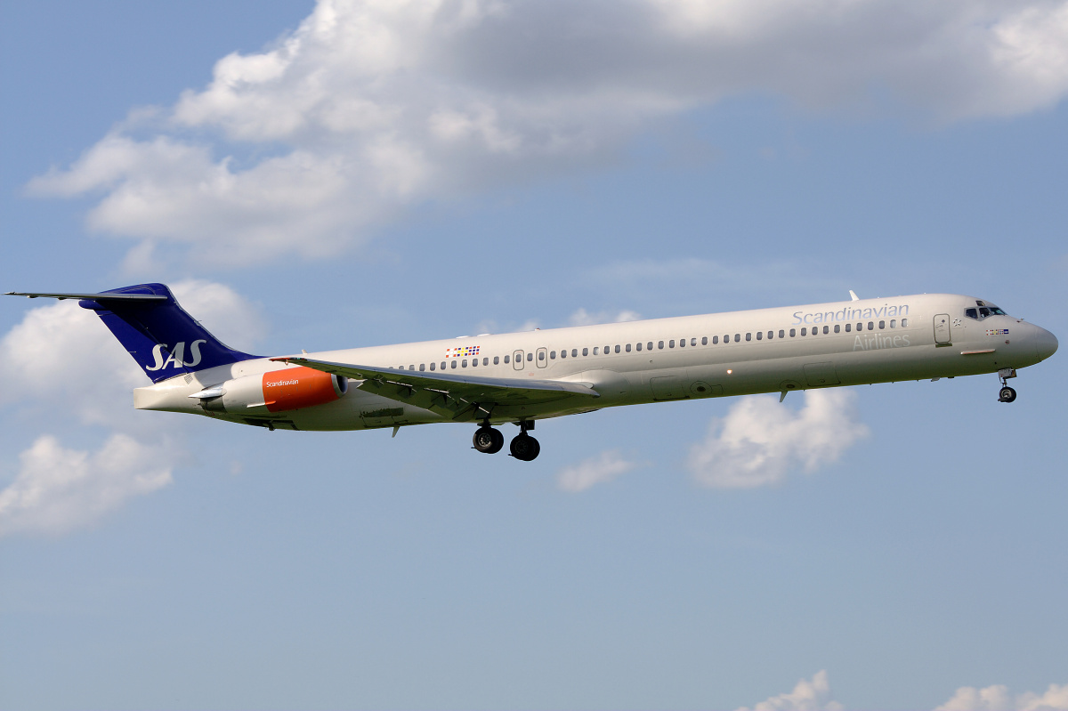 SE-DIK (Samoloty » Spotting na EPWA » McDonnell Douglas MD-82 » SAS Scandinavian Airlines)