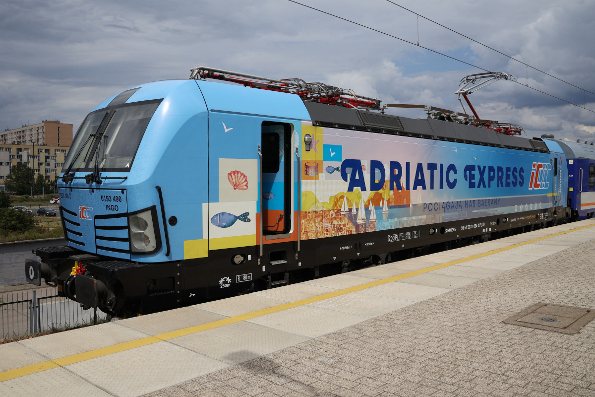 X4-E-Loco-AB Vectron MS 6193 490 "Ingo" ("Adriatic Express. Pociągają nas Bałkany" wrap)