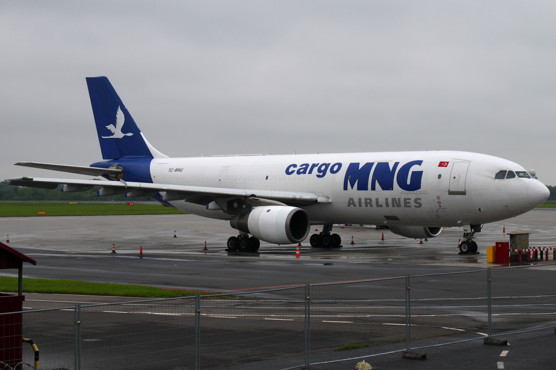TC-MNU, MNG Airlines Cargo (Samoloty » Spotting na EPWA » Airbus A300B4-200F)